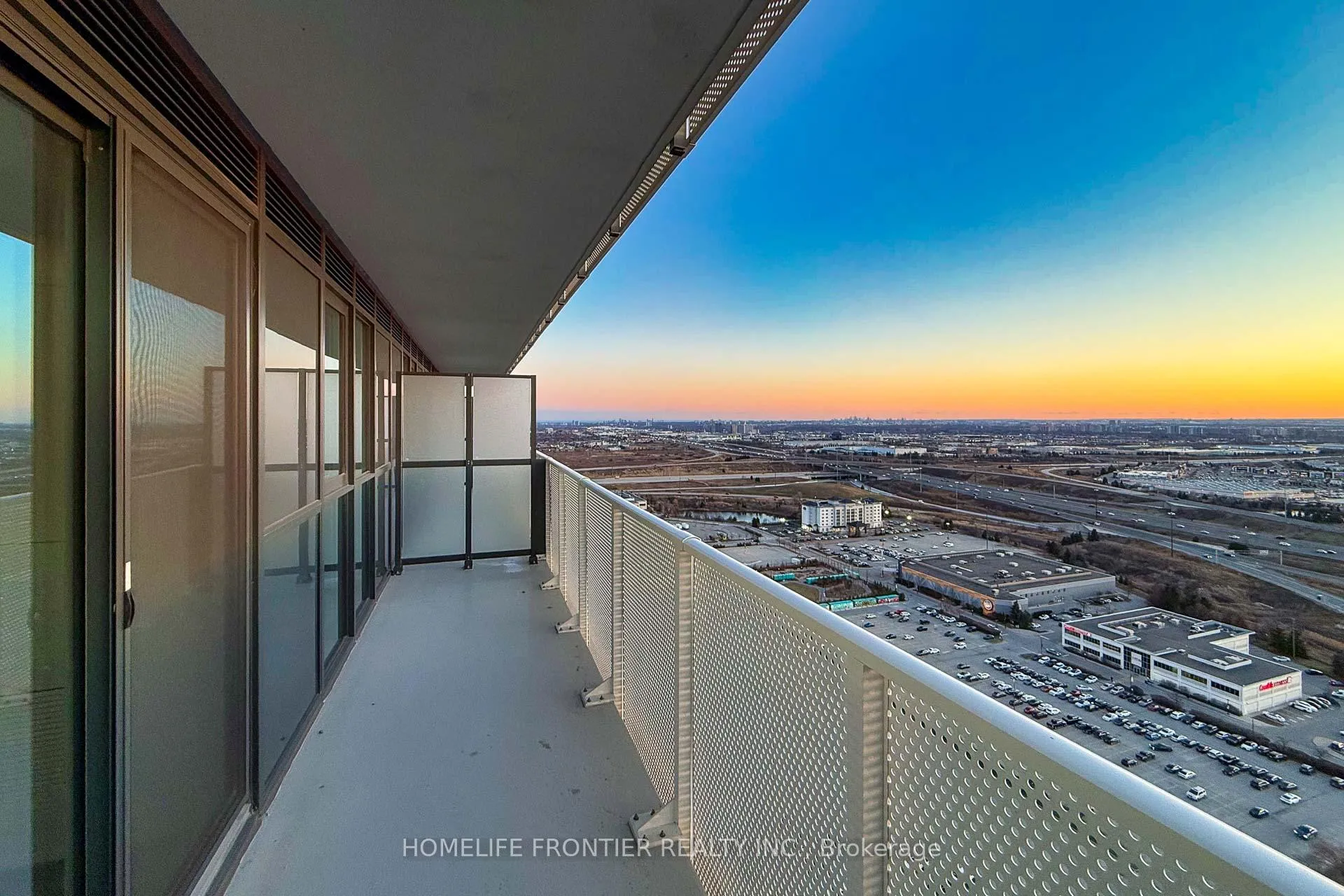 Photo 13 of Unit 3309, 195 Commerce Street, Vaughan, Vaughan Corporate Centre — HOMEH