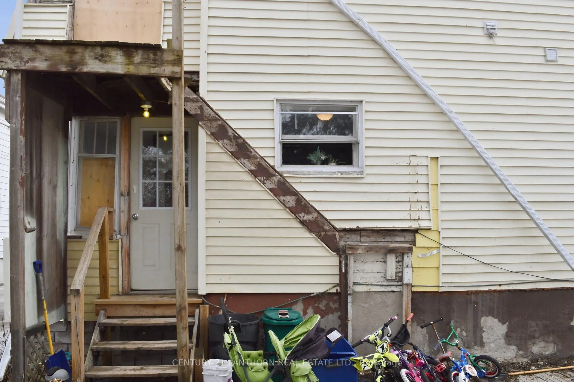 Photo 7 of 100 Chatham Street, Belleville, Belleville Ward — HOMEH