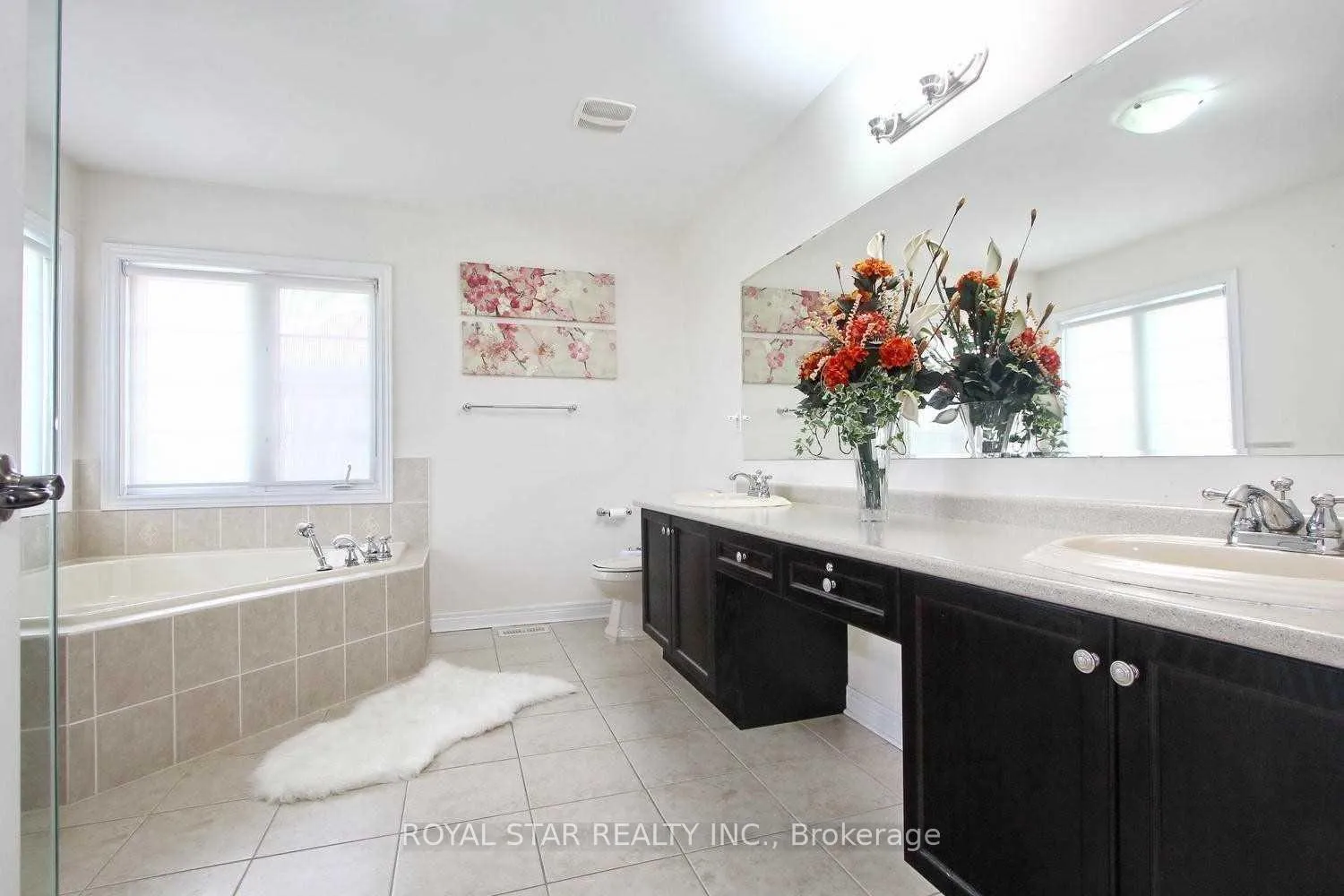 Photo 3 of 38 Riverglen Street, Brampton, Bram East — HOMEH