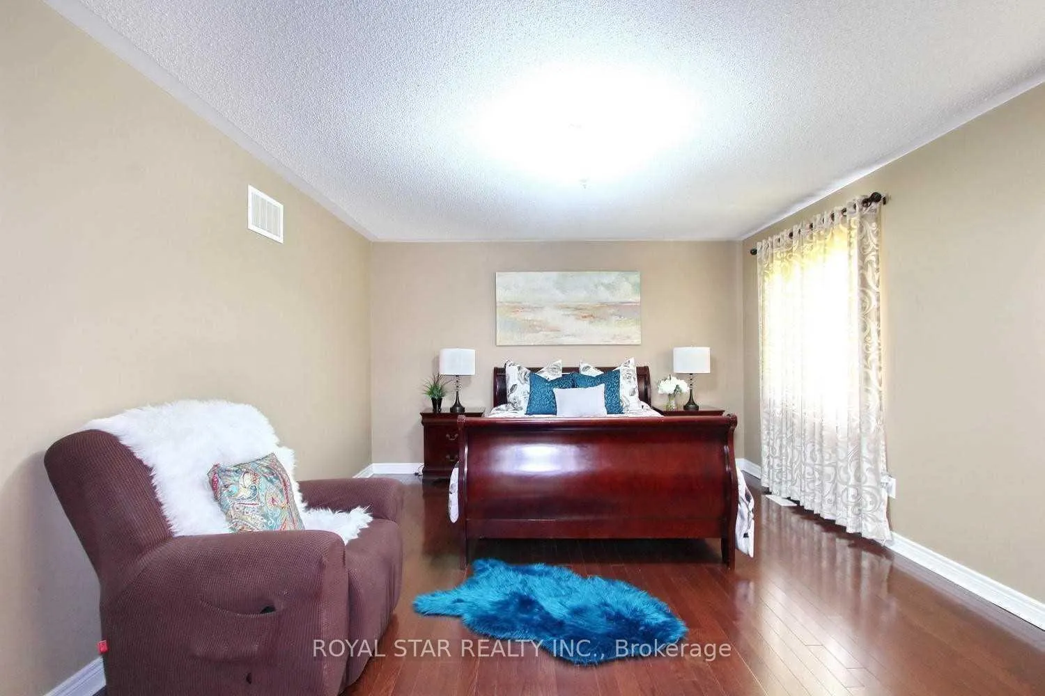 Photo 7 of 38 Riverglen Street, Brampton, Bram East — HOMEH