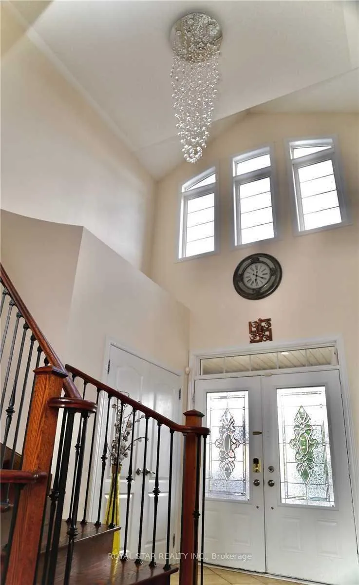 Photo 14 of 38 Riverglen Street, Brampton, Bram East — HOMEH