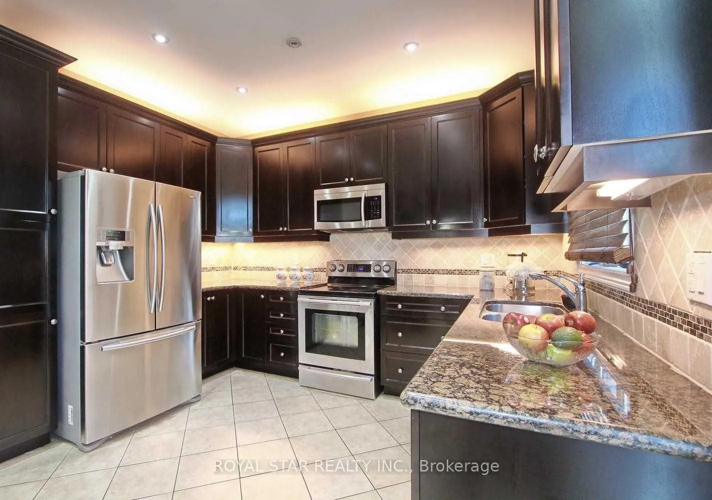 Photo 21 of 38 Riverglen Street, Brampton, Bram East — HOMEH
