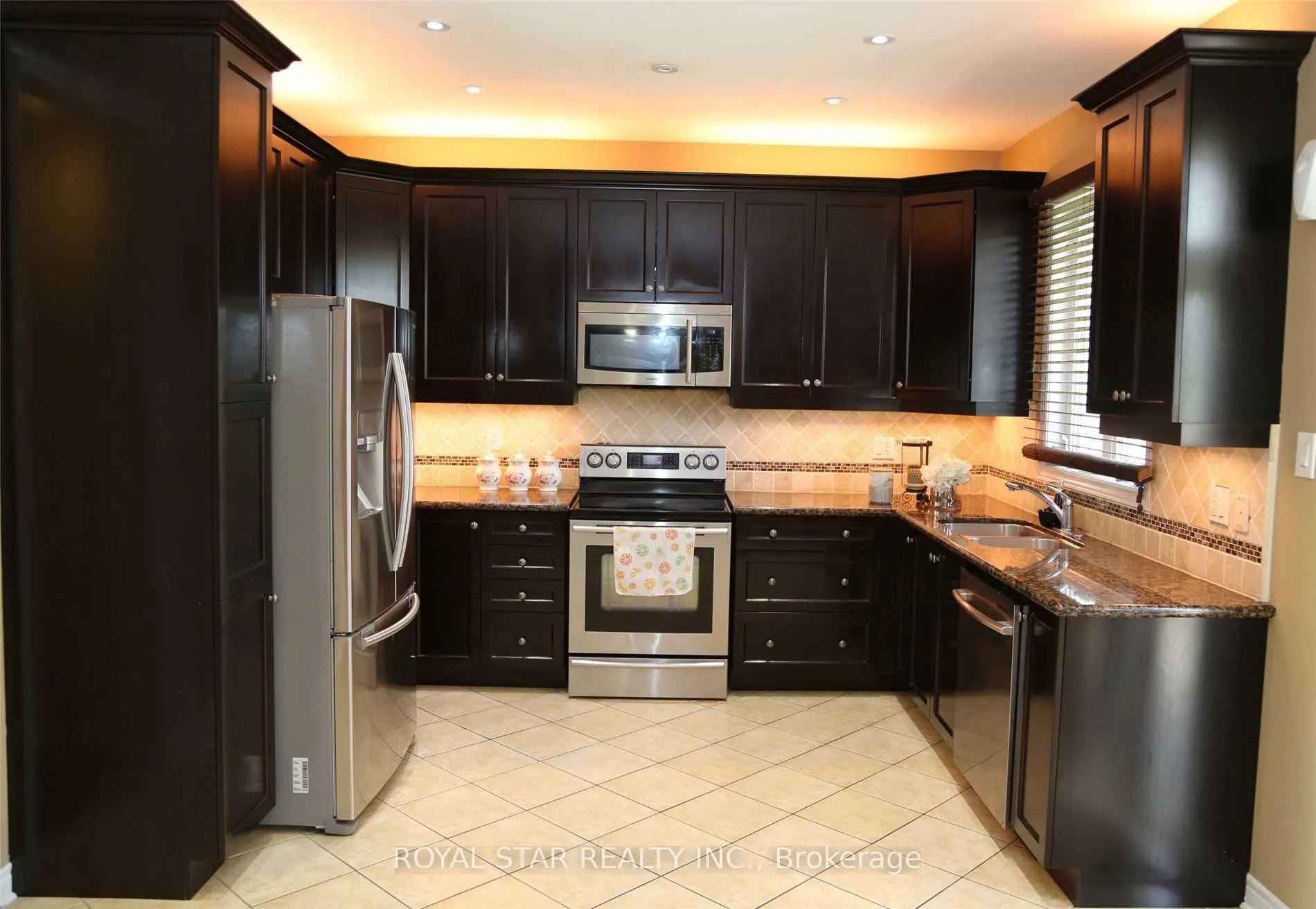 Photo 23 of 38 Riverglen Street, Brampton, Bram East — HOMEH