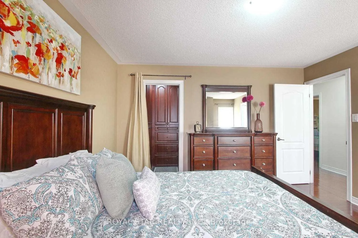 Photo 28 of 38 Riverglen Street, Brampton, Bram East — HOMEH