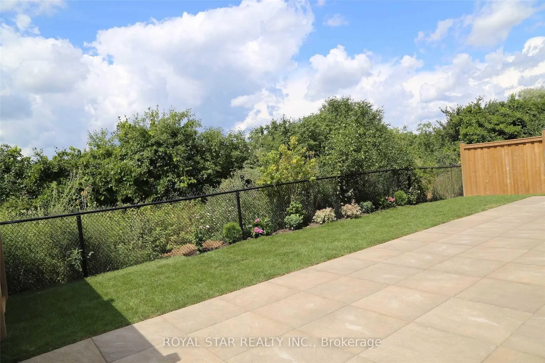 Photo 34 of 38 Riverglen Street, Brampton, Bram East — HOMEH