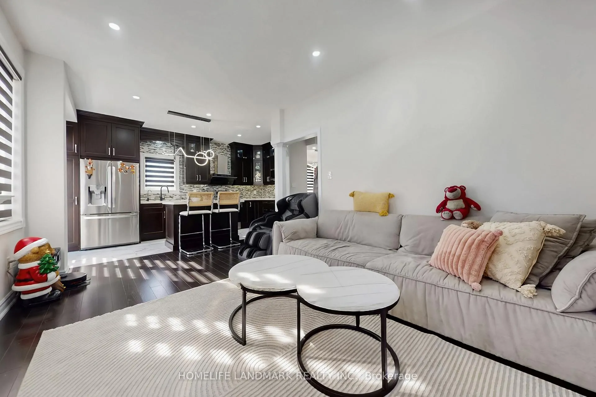Photo 6 of 52 Lakespring Drive, Markham, Cachet — HOMEH