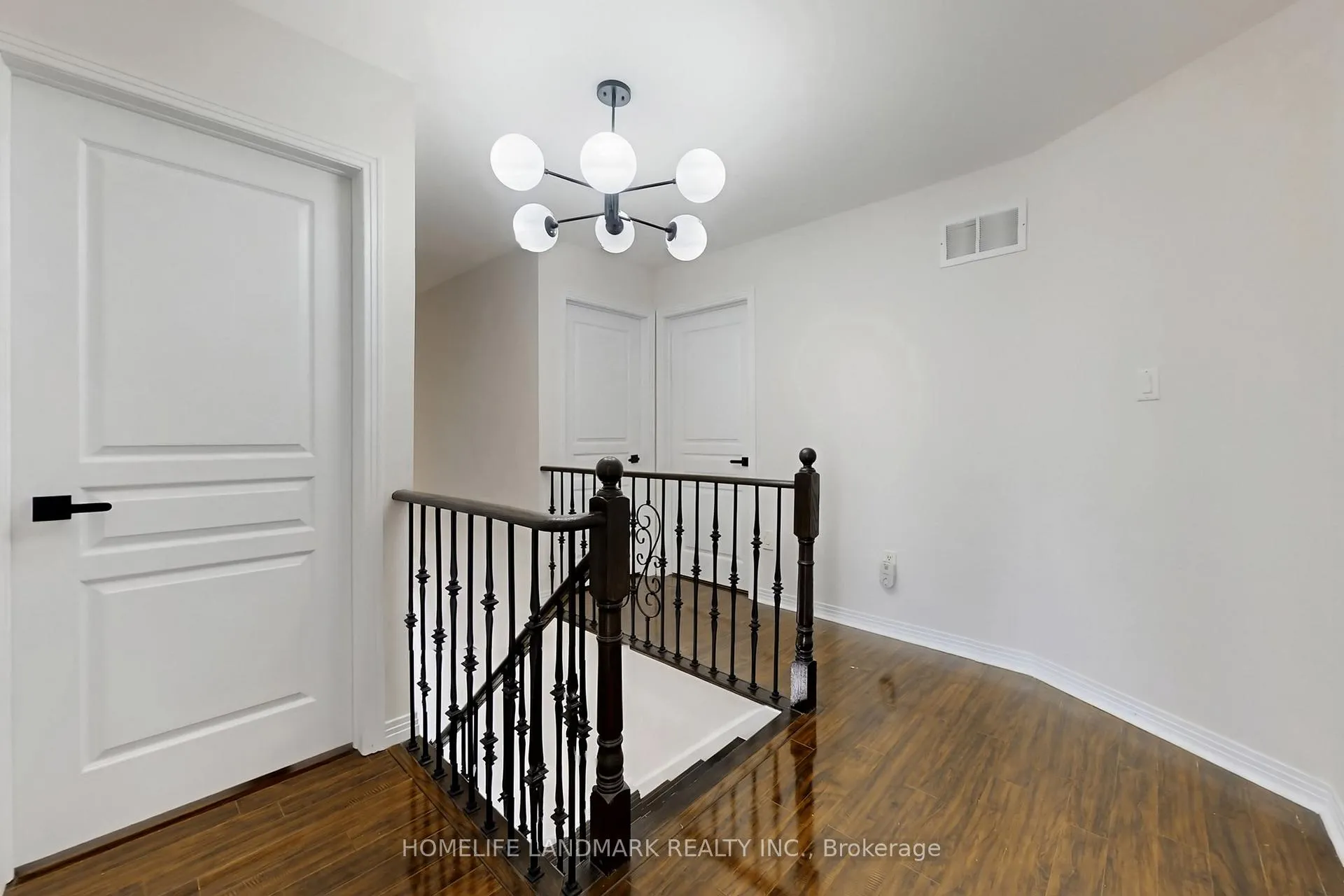 Photo 22 of 52 Lakespring Drive, Markham, Cachet — HOMEH