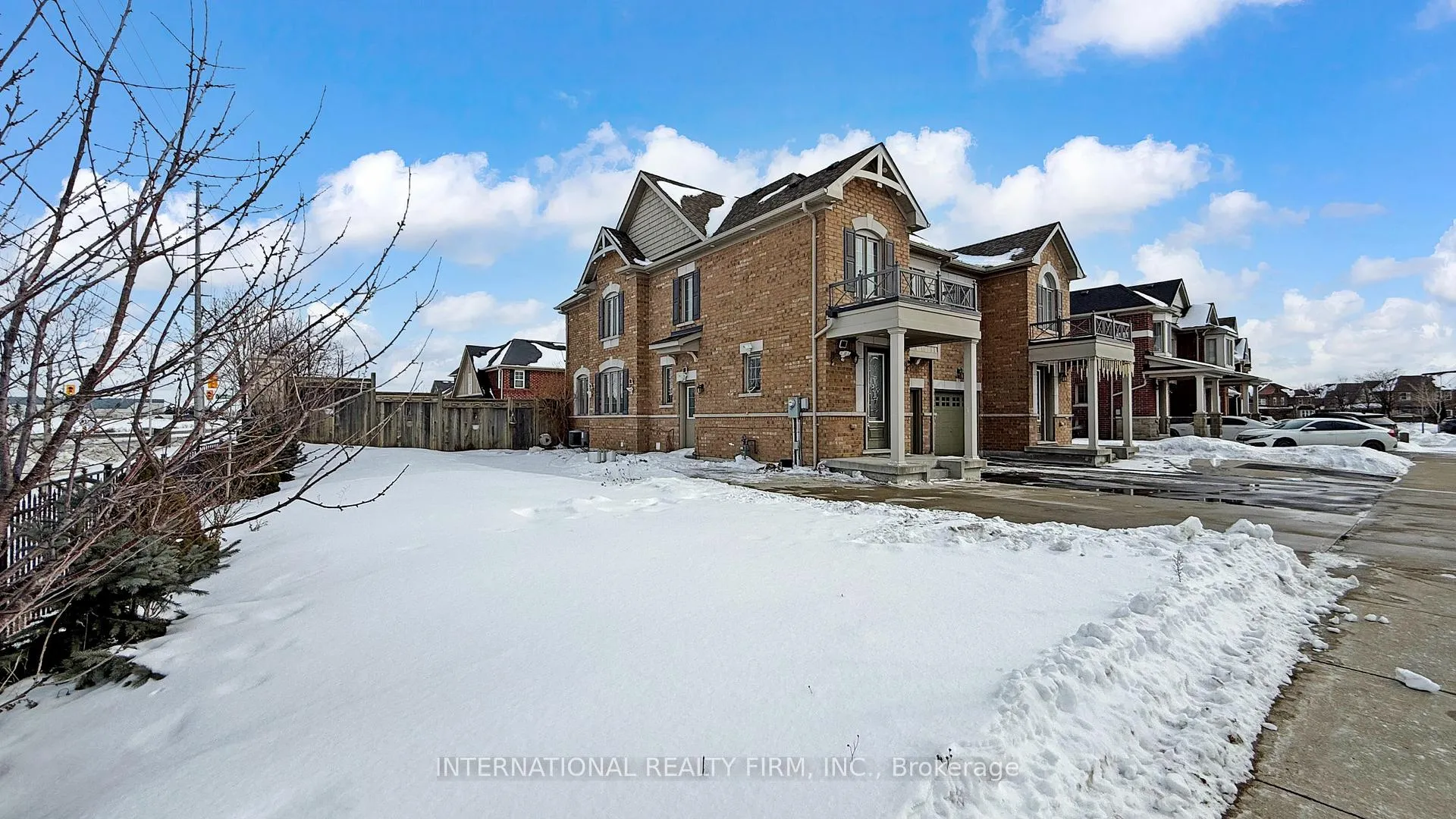 Photo 3 of 50 Biddens Square, Brampton, Bram East — HOMEH