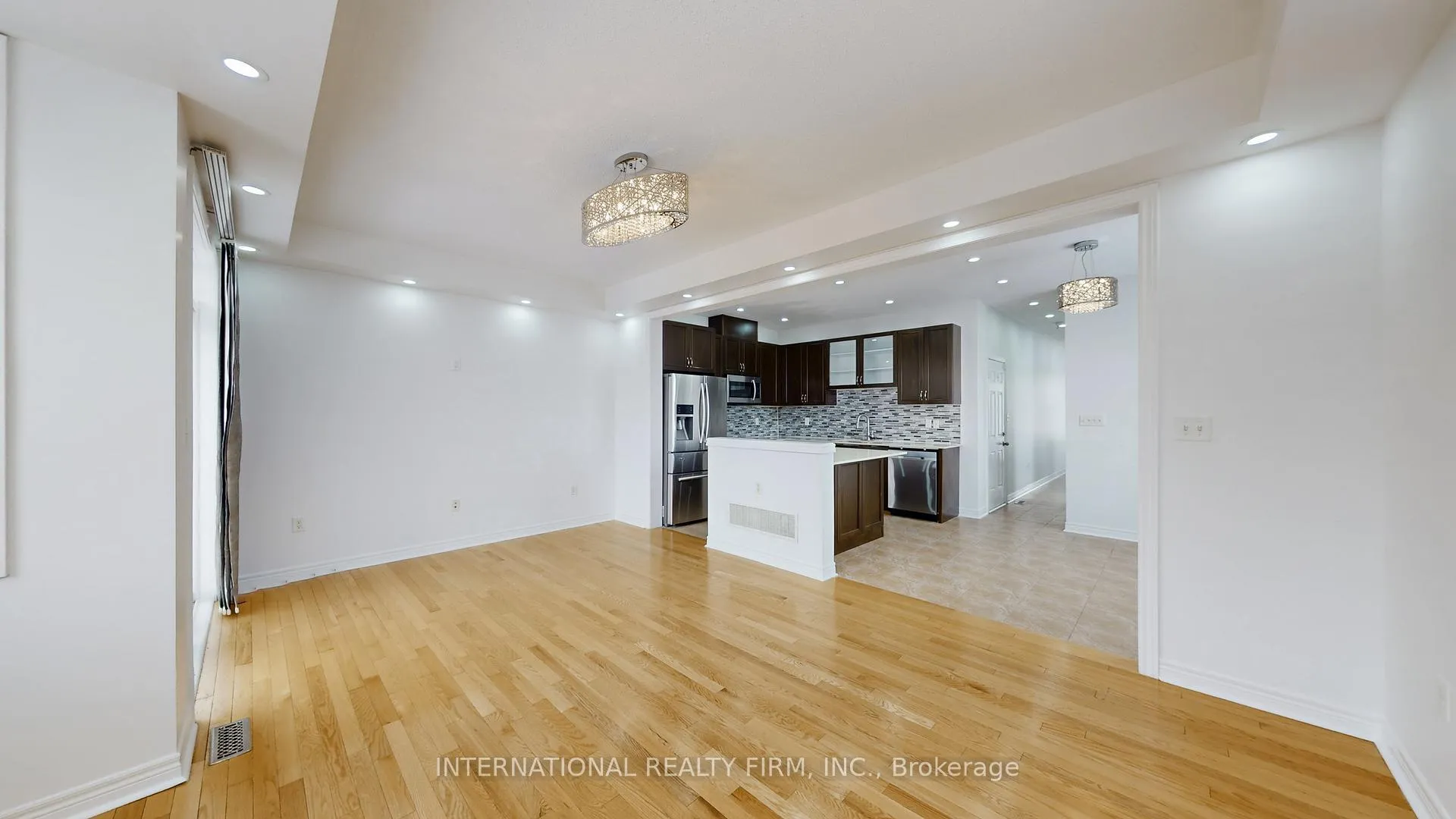 Photo 11 of 50 Biddens Square, Brampton, Bram East — HOMEH