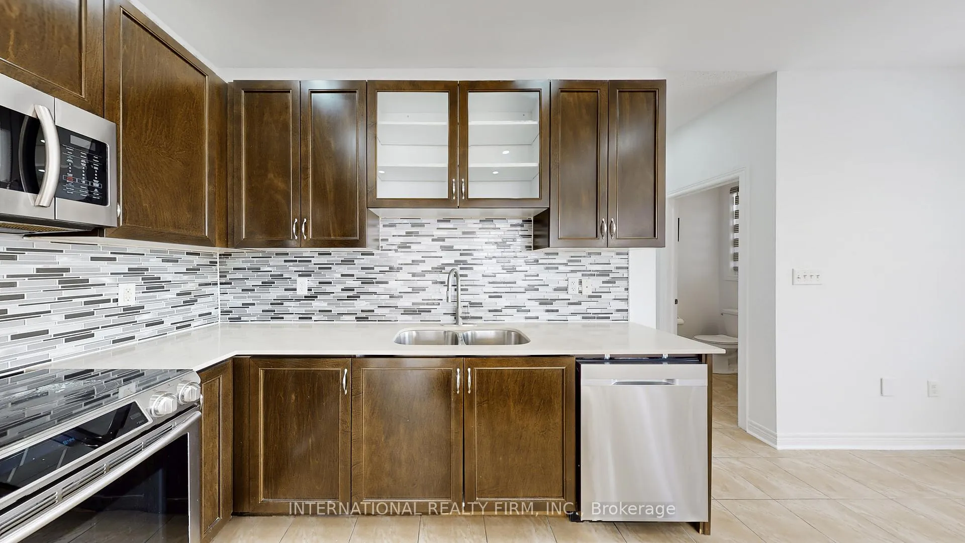 Photo 13 of 50 Biddens Square, Brampton, Bram East — HOMEH