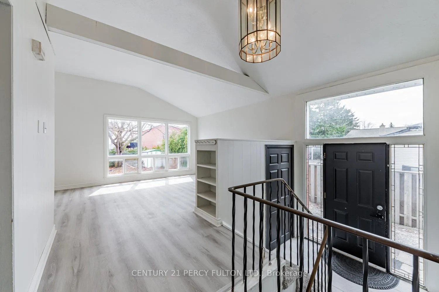 Photo 7 of 55 Glovers Road E, Oshawa, Samac — HOMEH