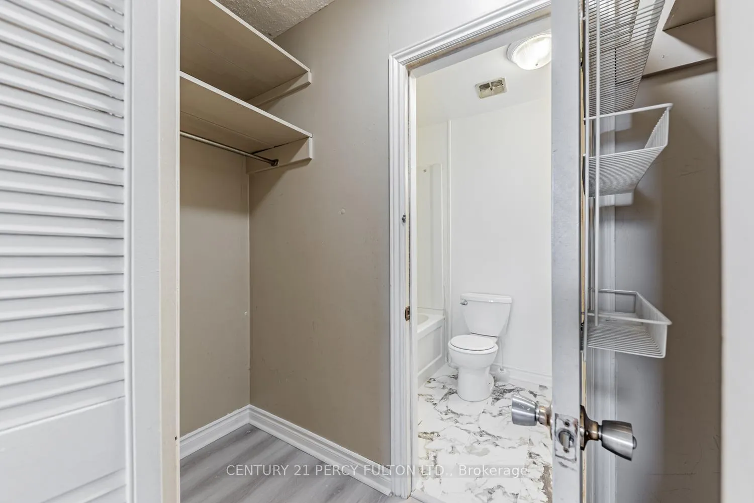 Photo 23 of 55 Glovers Road E, Oshawa, Samac — HOMEH