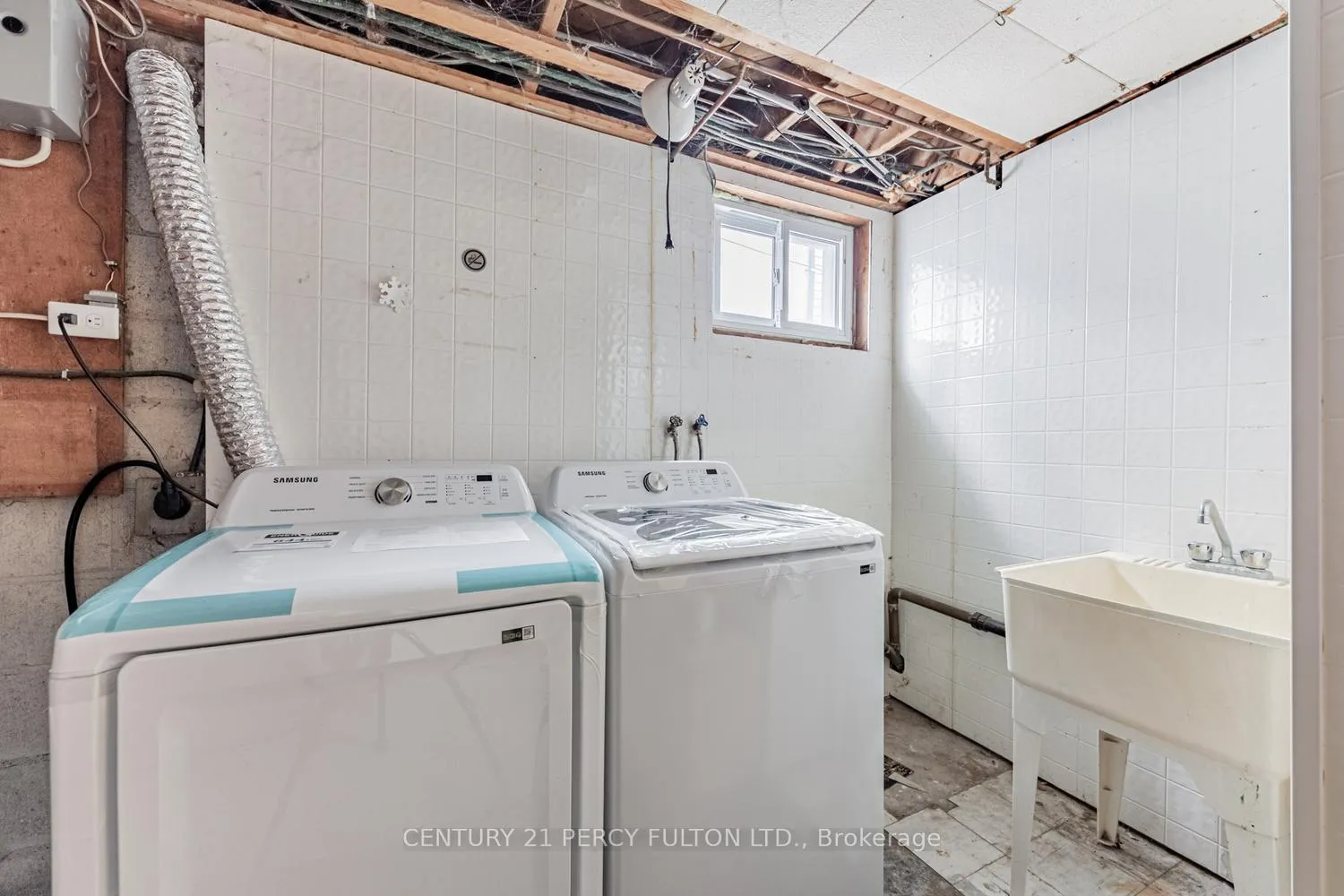 Photo 35 of 55 Glovers Road E, Oshawa, Samac — HOMEH