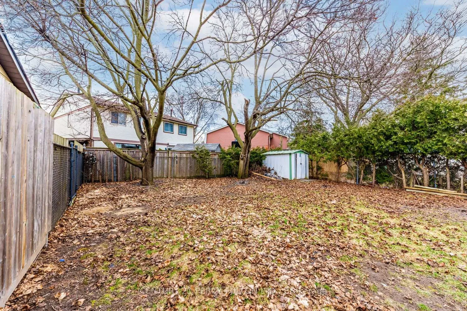 Photo 36 of 55 Glovers Road E, Oshawa, Samac — HOMEH