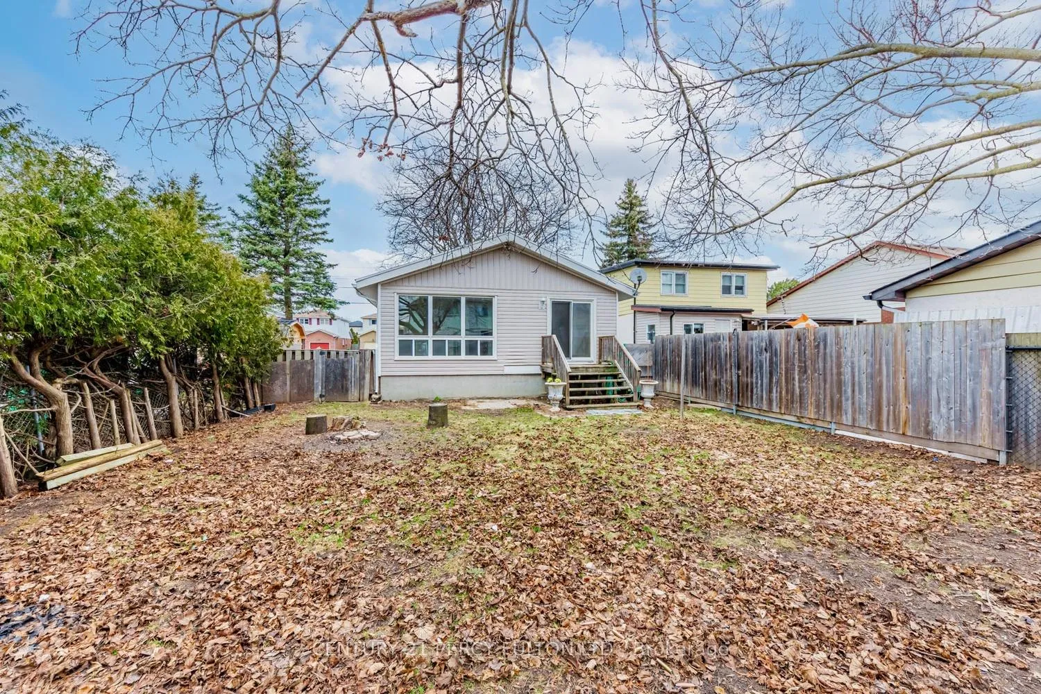 Photo 37 of 55 Glovers Road E, Oshawa, Samac — HOMEH