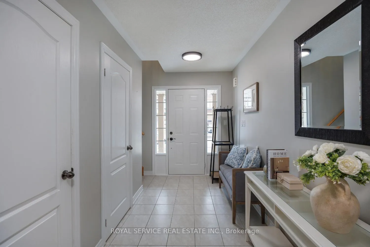 Photo 4 of 222 Bruce Cameron Drive, Clarington, Bowmanville — HOMEH