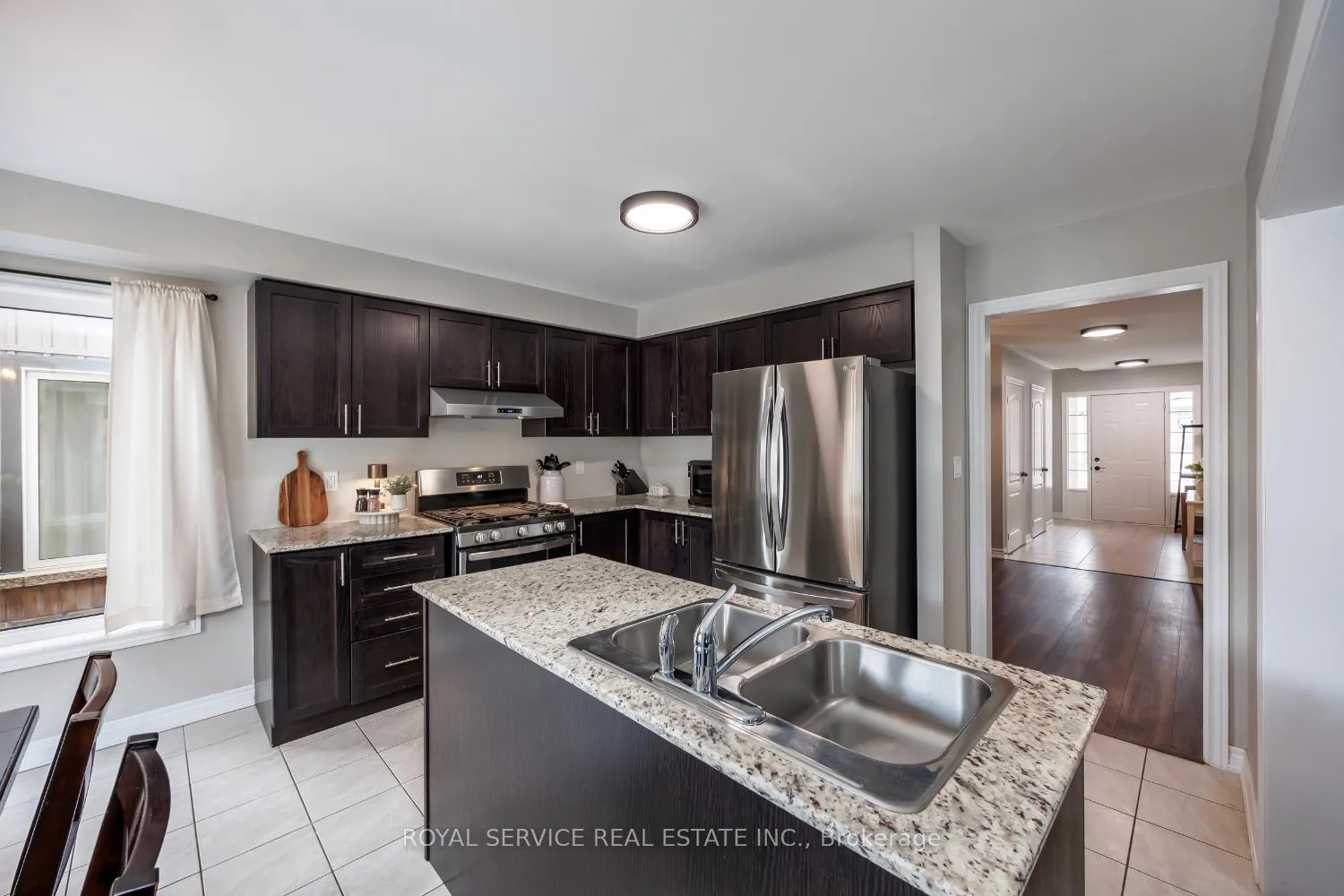 Photo 8 of 222 Bruce Cameron Drive, Clarington, Bowmanville — HOMEH