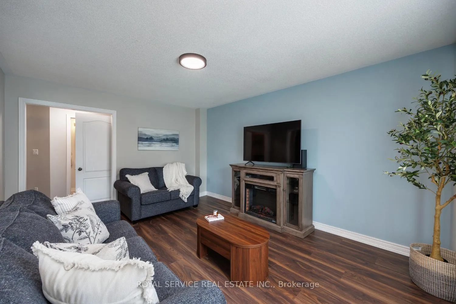 Photo 16 of 222 Bruce Cameron Drive, Clarington, Bowmanville — HOMEH