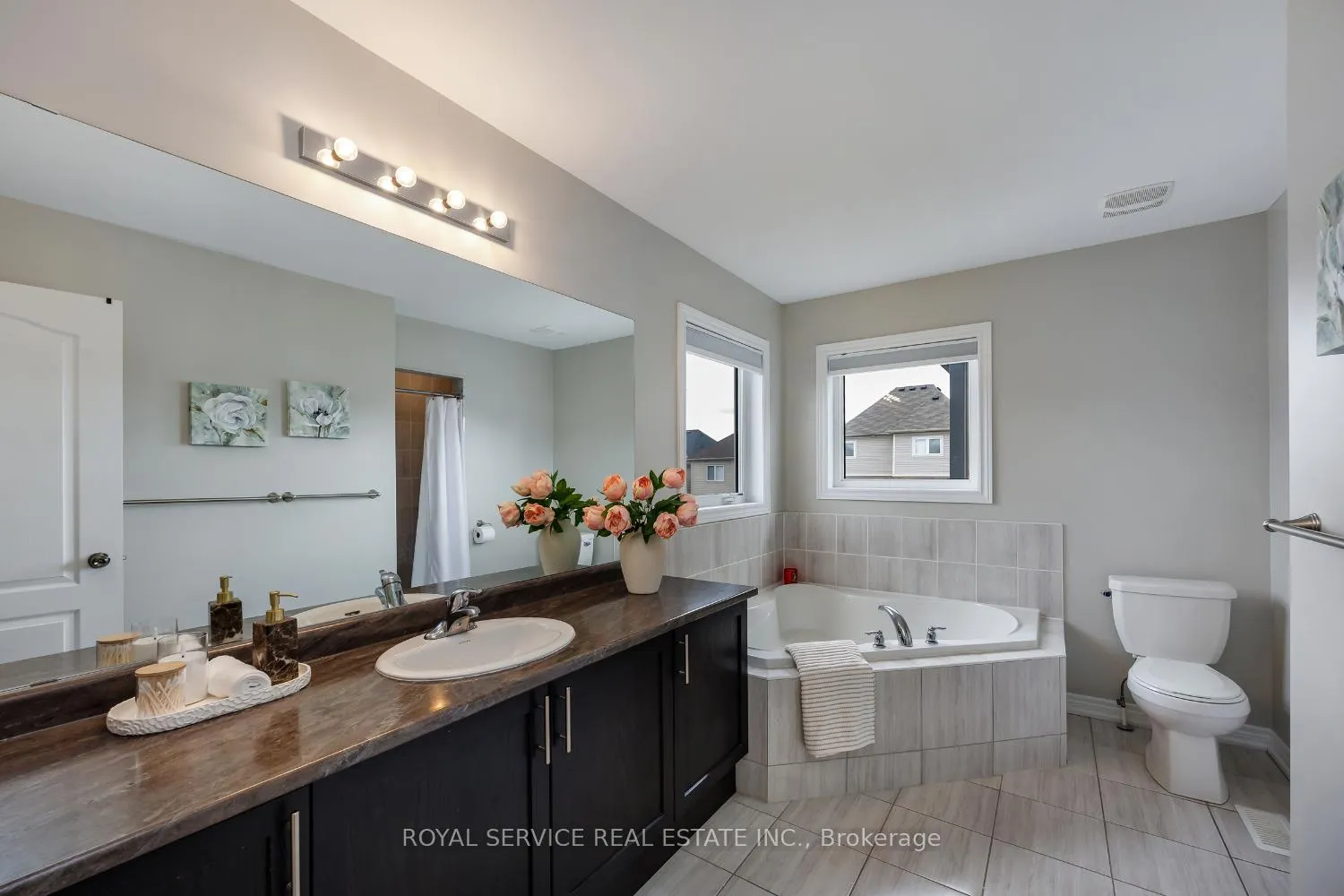 Photo 19 of 222 Bruce Cameron Drive, Clarington, Bowmanville — HOMEH