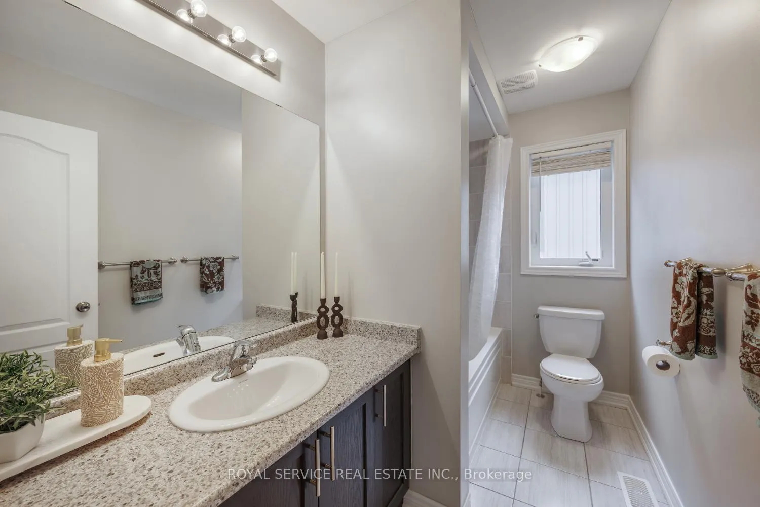 Photo 20 of 222 Bruce Cameron Drive, Clarington, Bowmanville — HOMEH