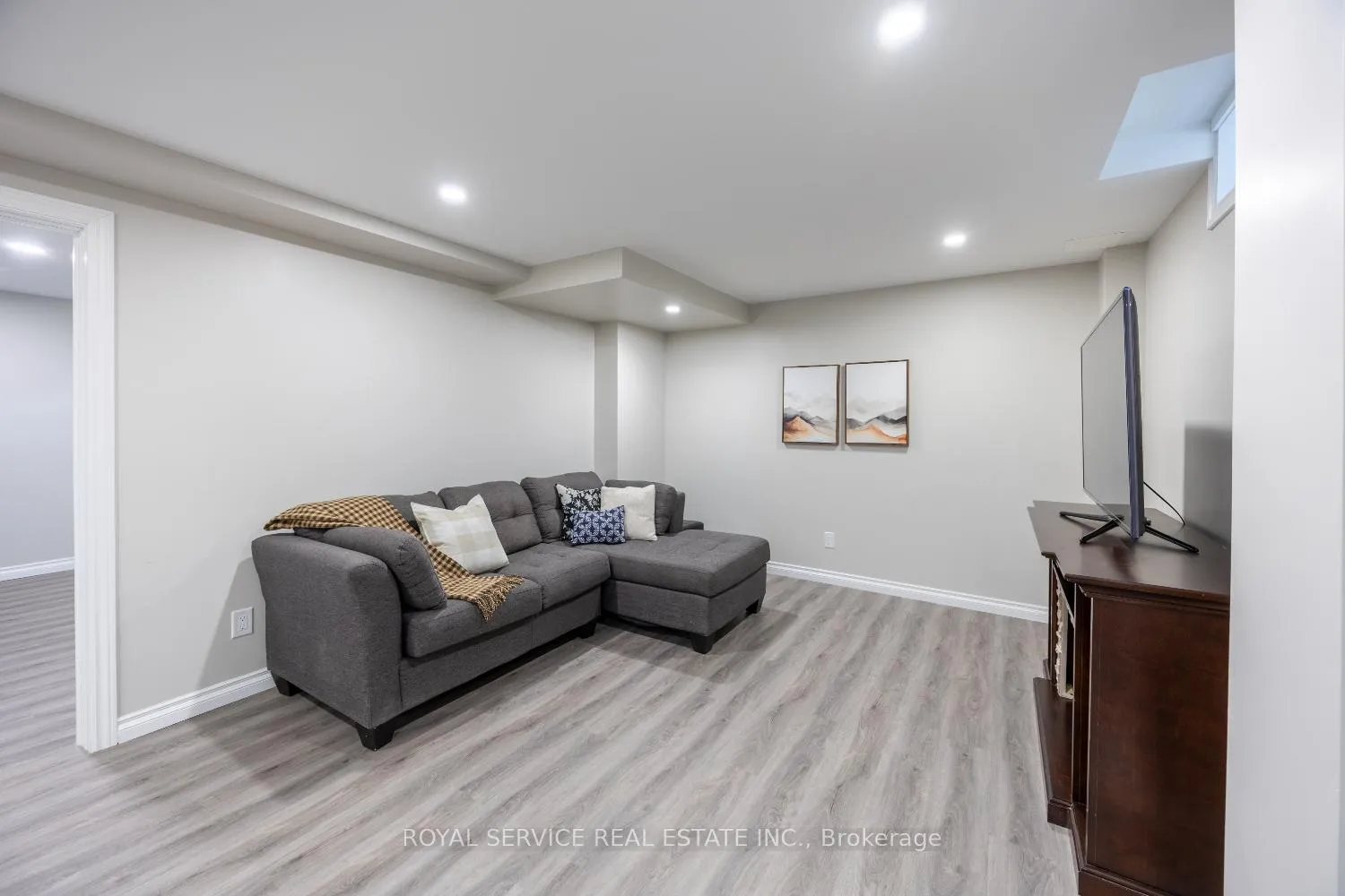 Photo 30 of 222 Bruce Cameron Drive, Clarington, Bowmanville — HOMEH