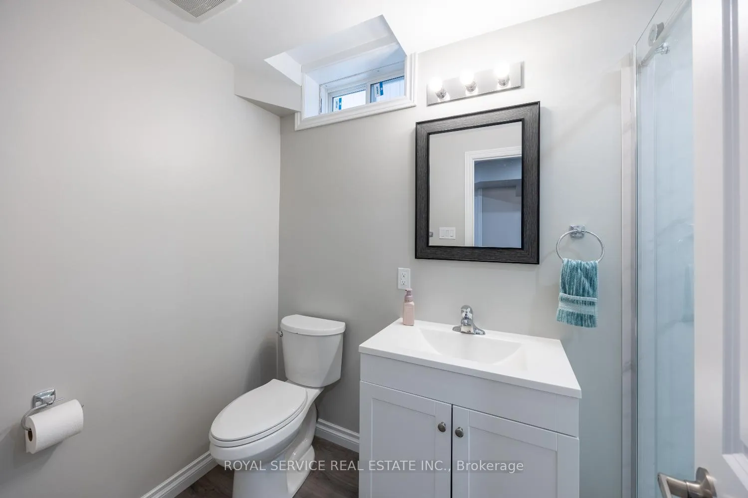 Photo 34 of 222 Bruce Cameron Drive, Clarington, Bowmanville — HOMEH