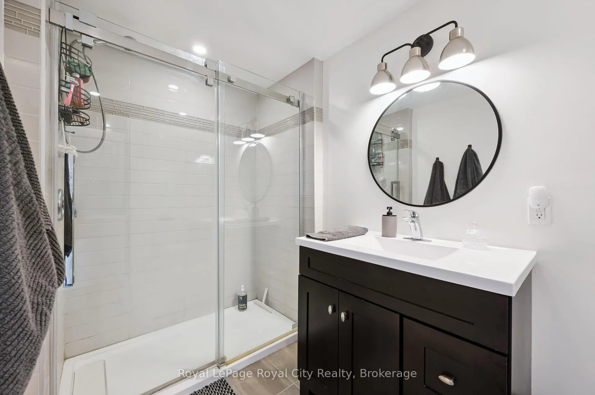 Photo 18 of Unit B, 2 Tiffany Street, Guelph, Exhibition Park — HOMEH