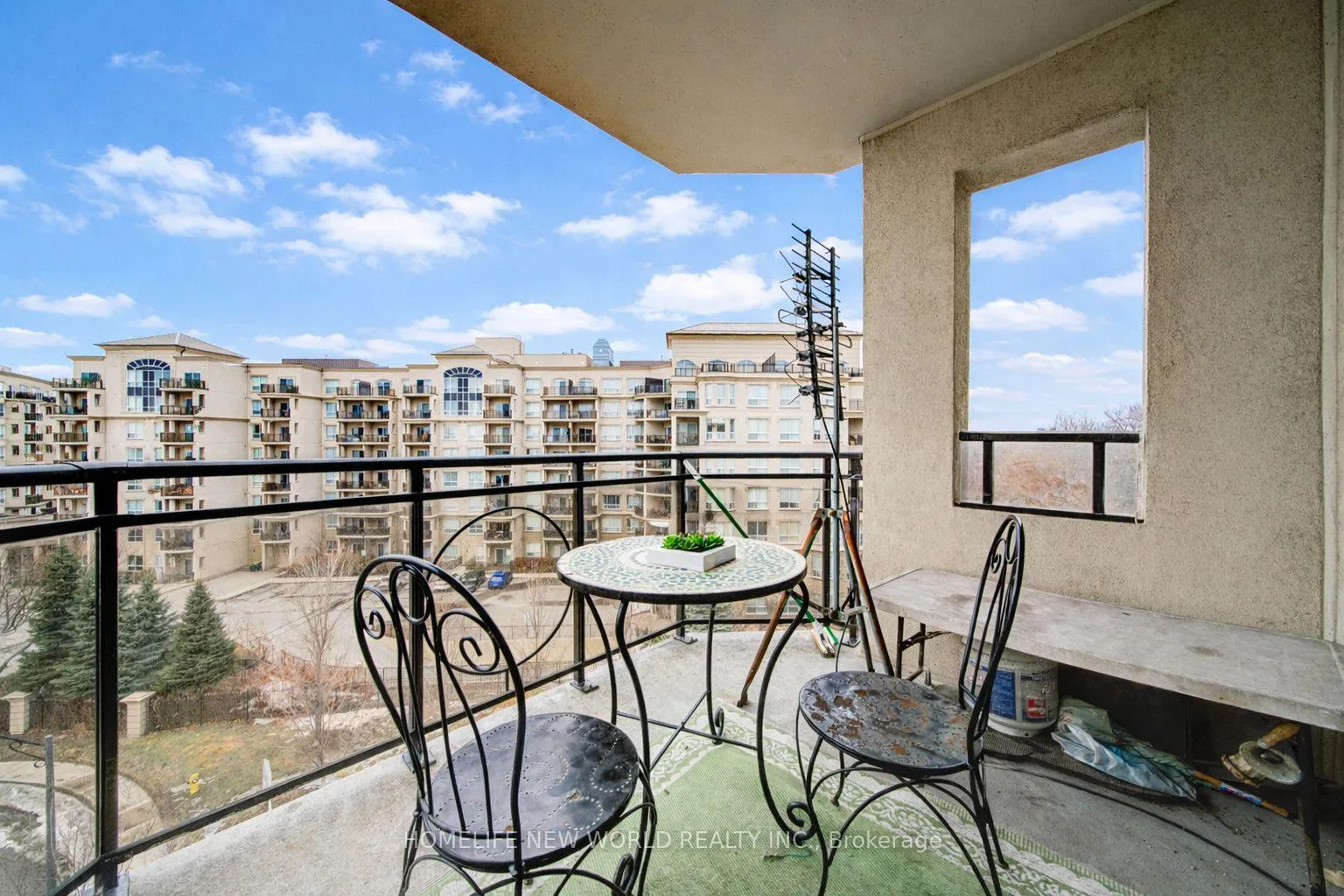 Photo 5 of Unit 609, 1 Maison Parc Court, Vaughan, Lakeview Estates — HOMEH