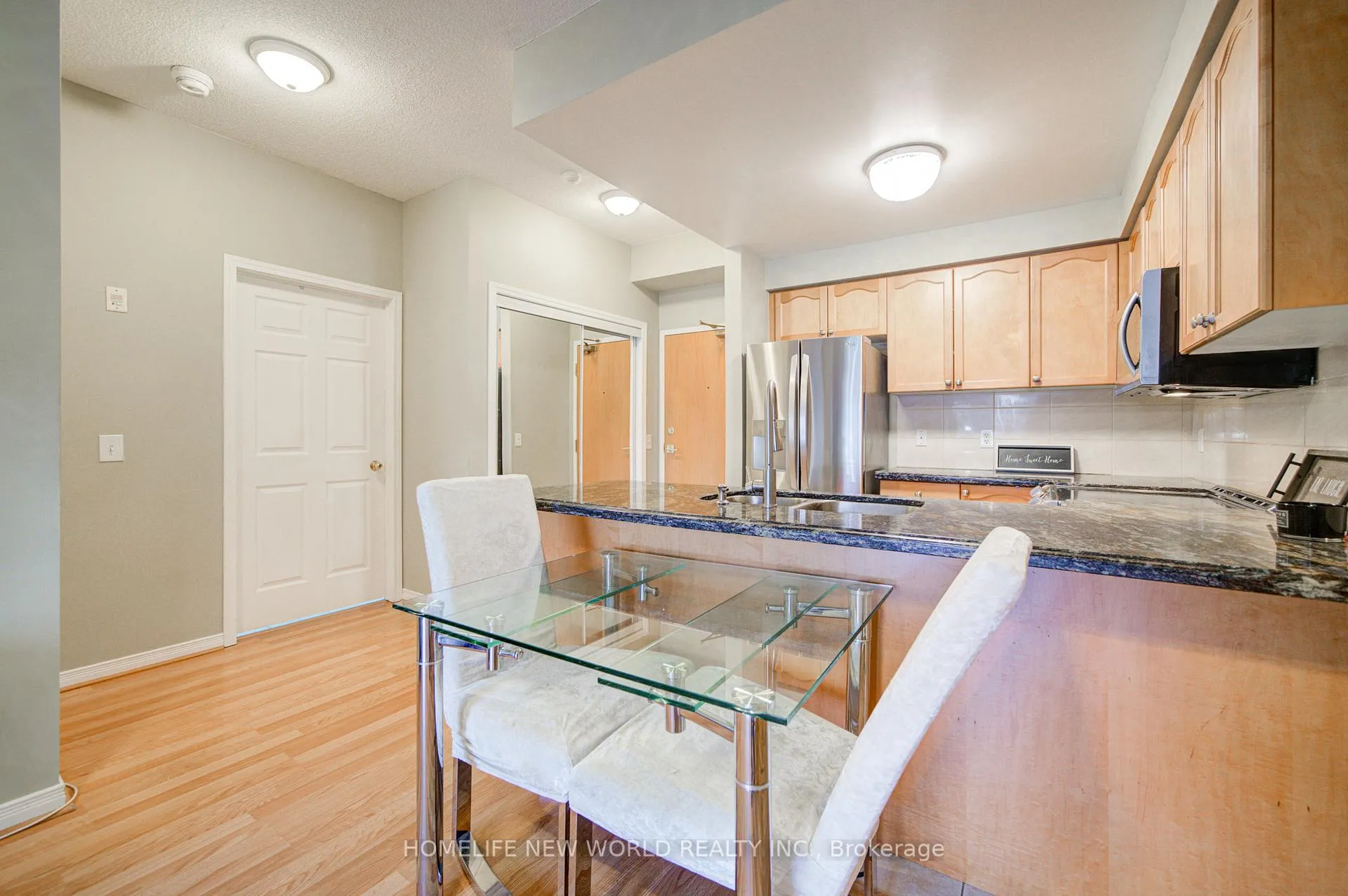 Photo 15 of Unit 609, 1 Maison Parc Court, Vaughan, Lakeview Estates — HOMEH