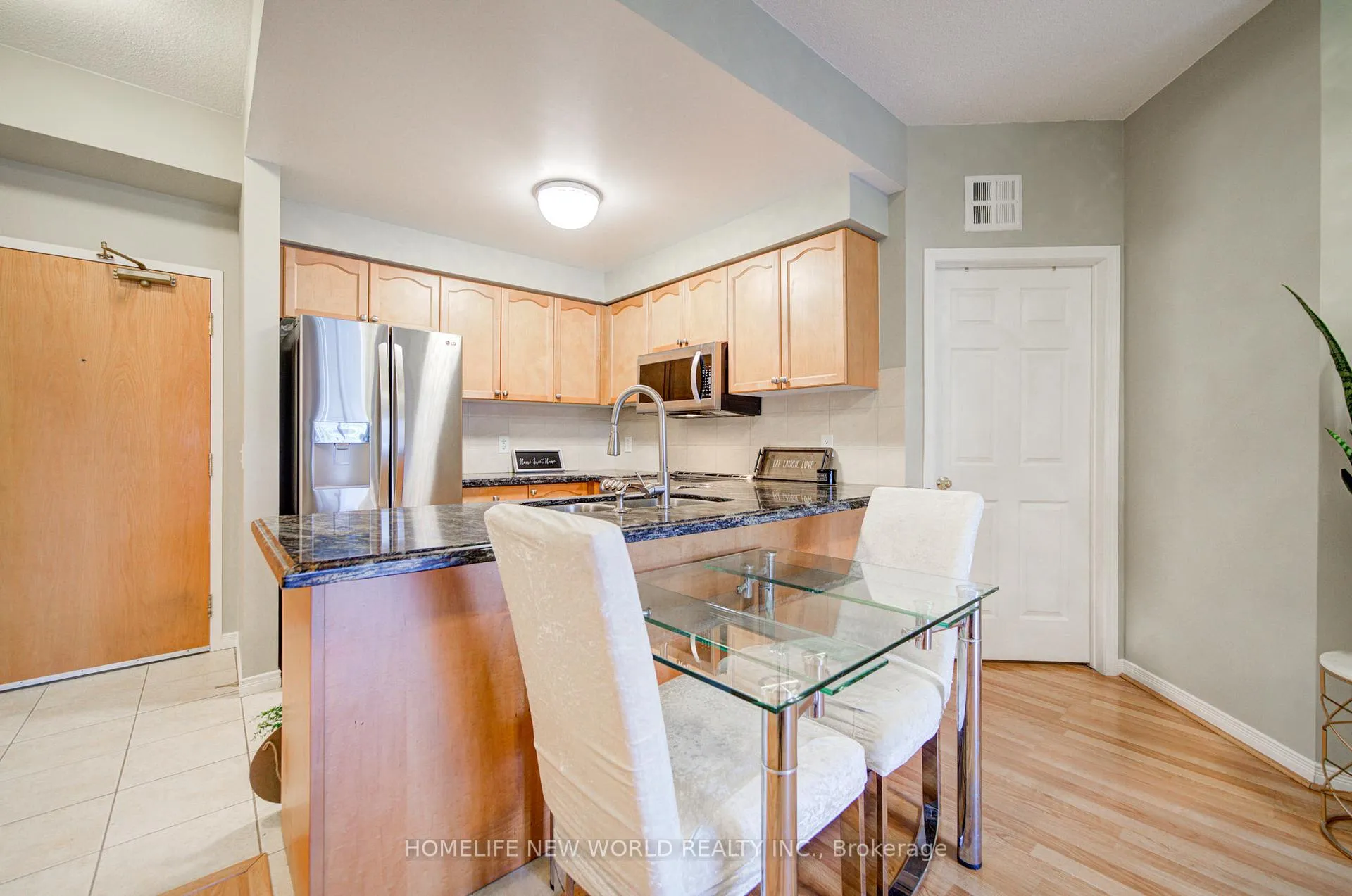 Photo 18 of Unit 609, 1 Maison Parc Court, Vaughan, Lakeview Estates — HOMEH