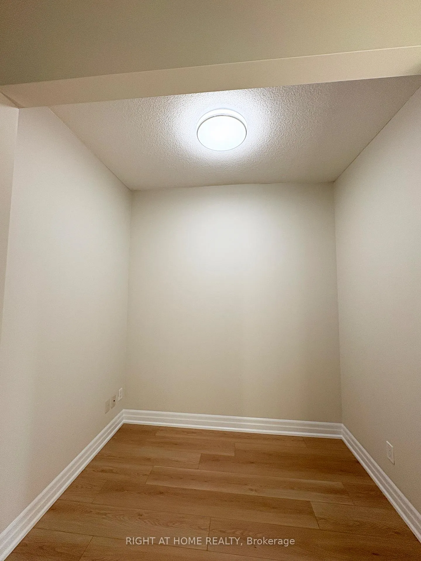 Photo 2 of Unit 405, 8110 Birchmount Road, Markham, Unionville — HOMEH