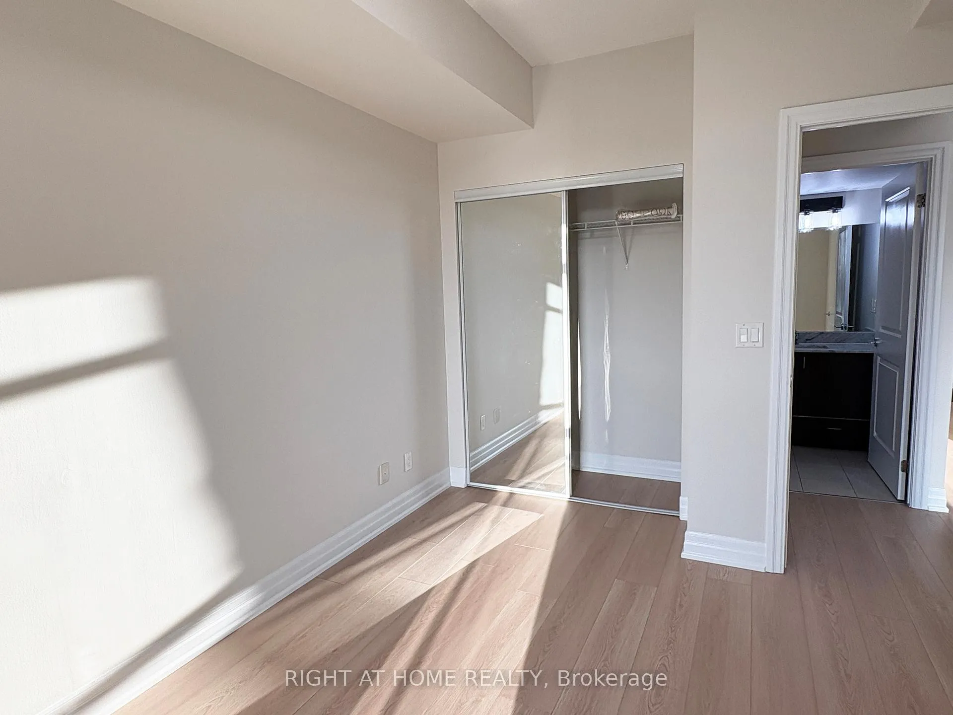 Photo 4 of Unit 405, 8110 Birchmount Road, Markham, Unionville — HOMEH