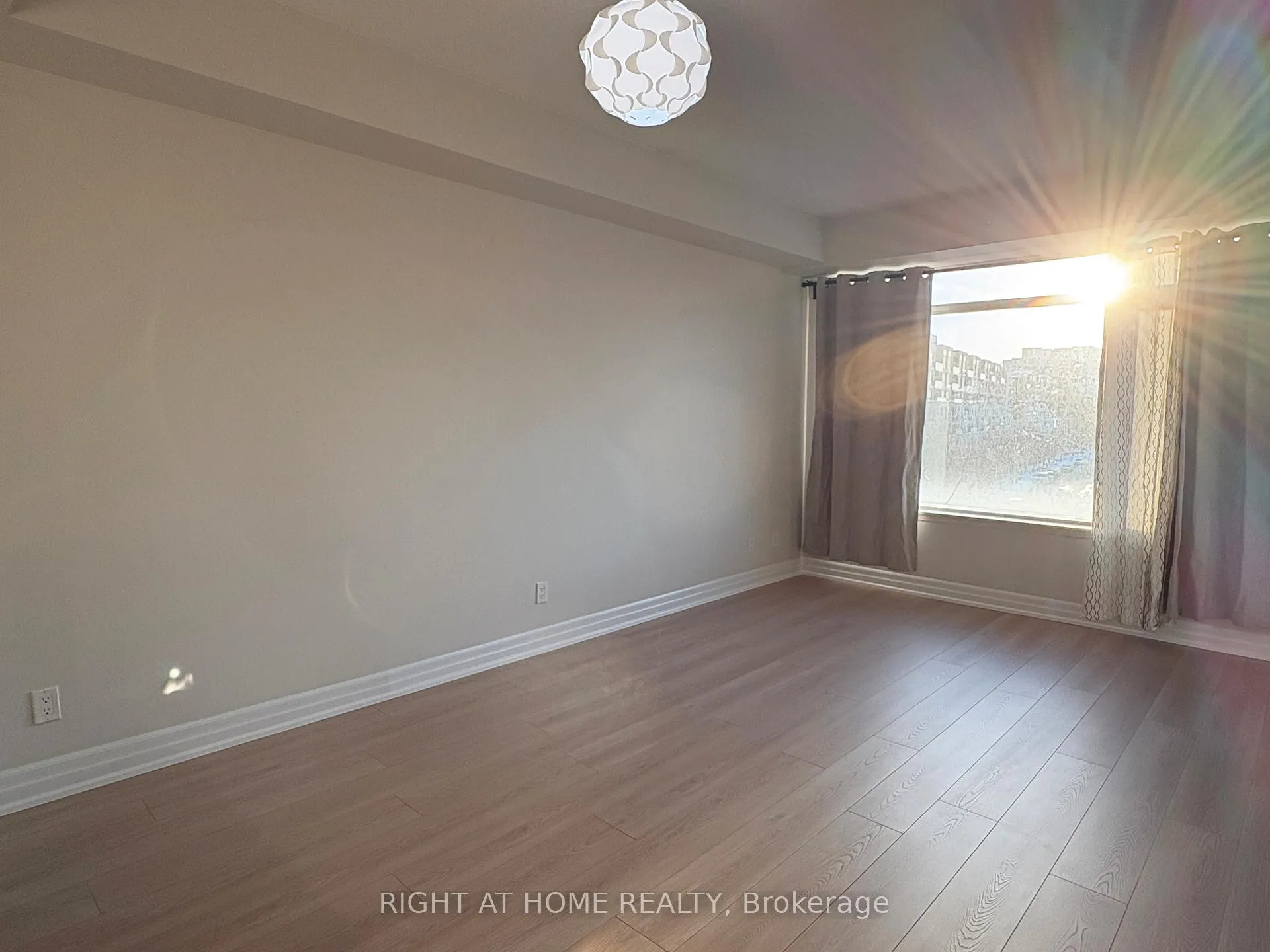 Photo 6 of Unit 405, 8110 Birchmount Road, Markham, Unionville — HOMEH