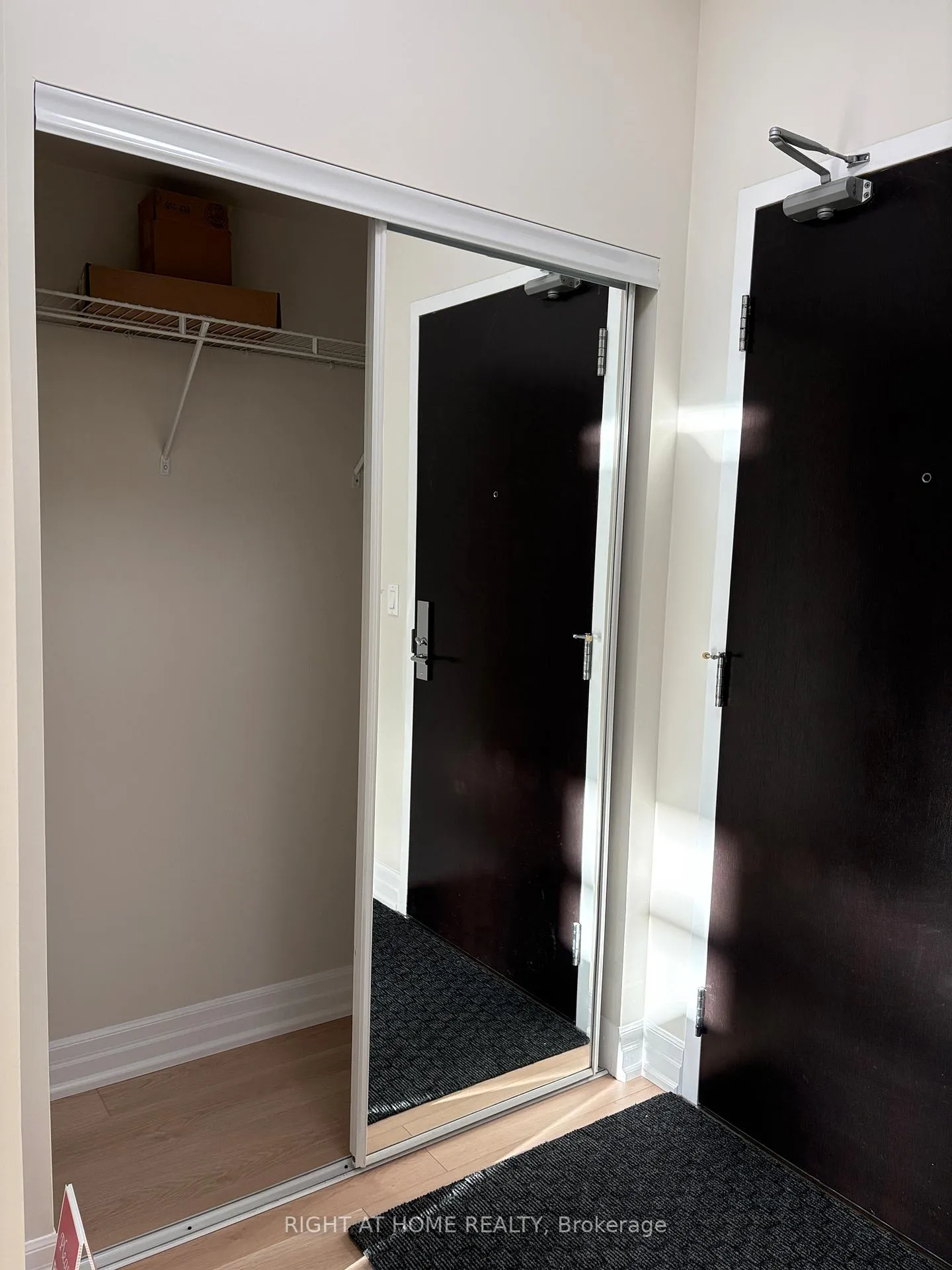 Photo 8 of Unit 405, 8110 Birchmount Road, Markham, Unionville — HOMEH