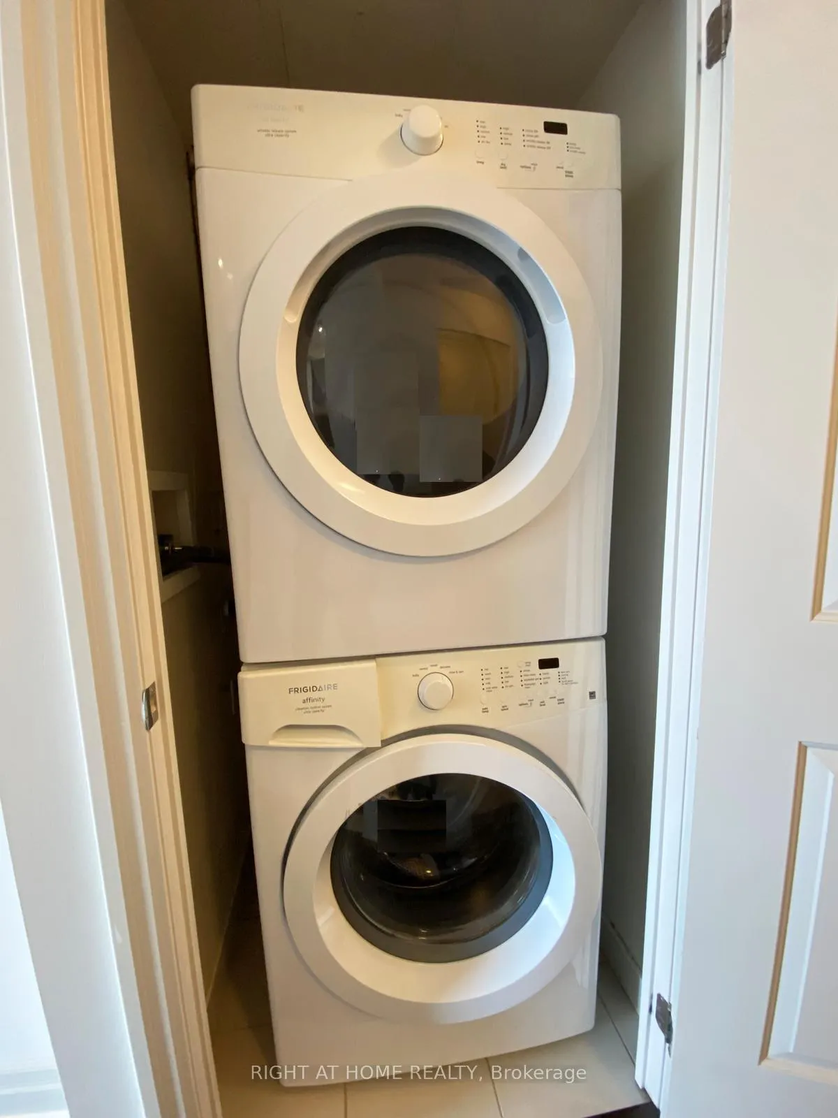 Photo 14 of Unit 405, 8110 Birchmount Road, Markham, Unionville — HOMEH