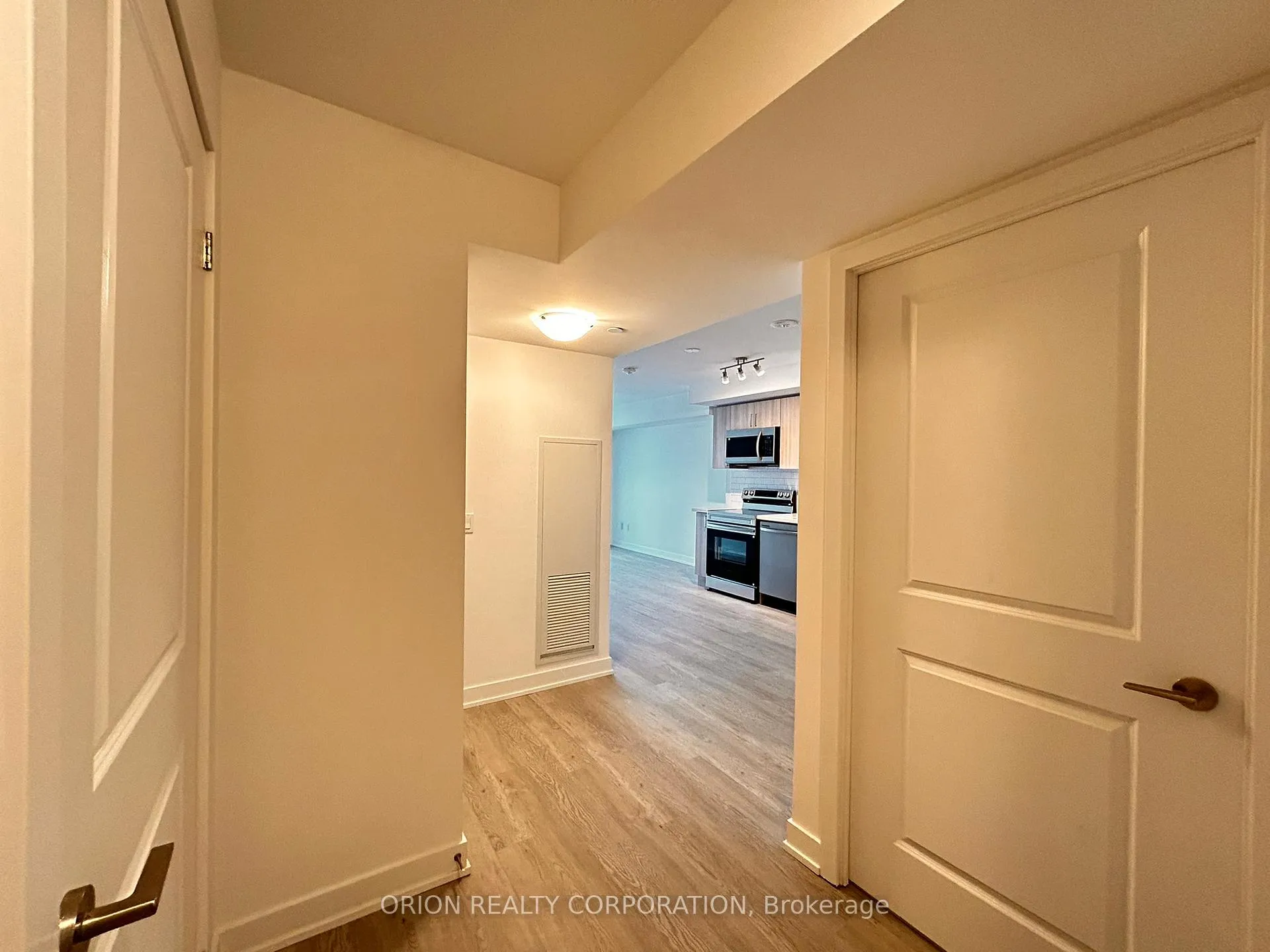 Photo 2 of Unit 2206, 1010 Sandy Beach Road, Pickering, Bay Ridges — HOMEH