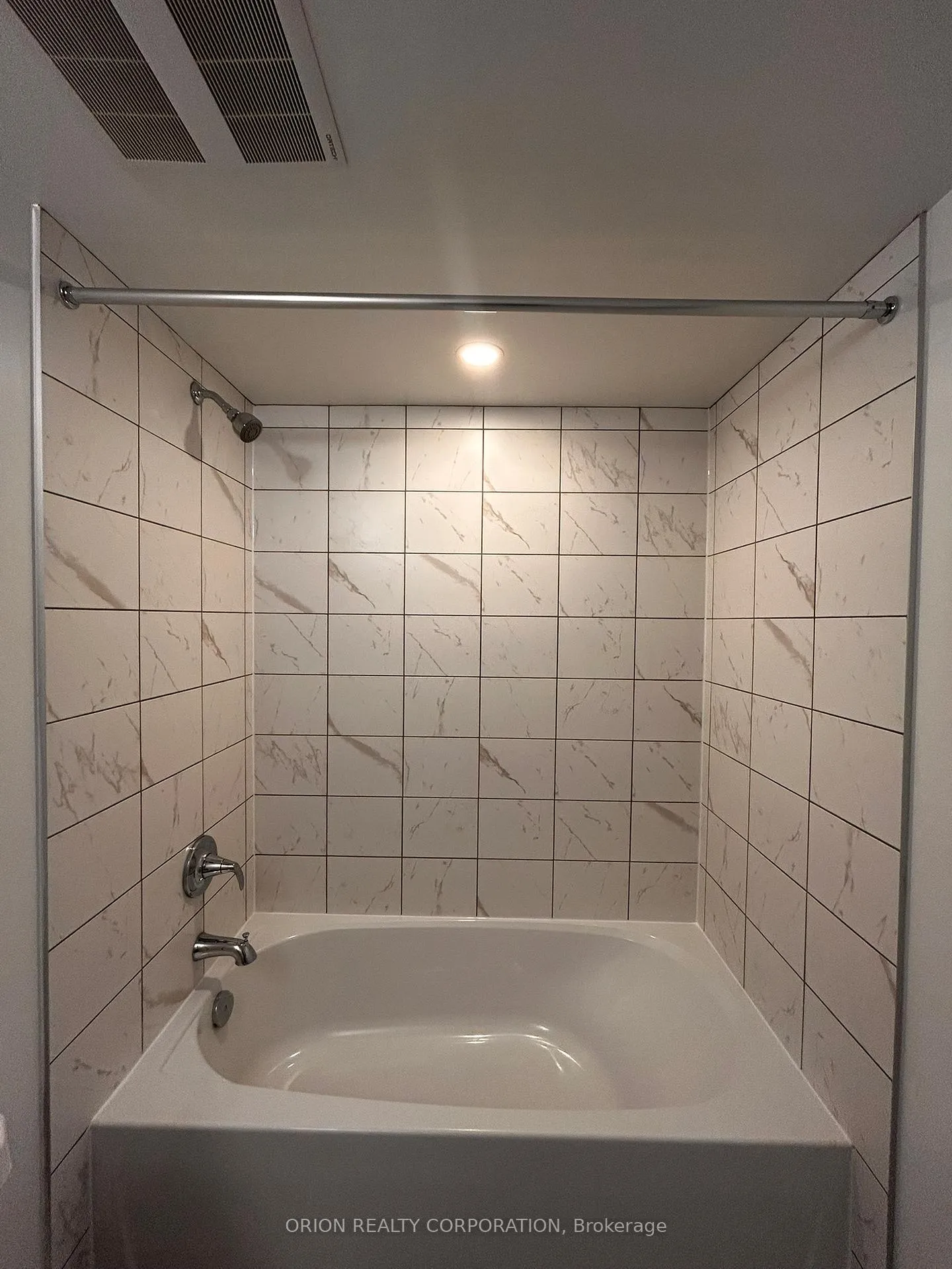 Photo 4 of Unit 2206, 1010 Sandy Beach Road, Pickering, Bay Ridges — HOMEH