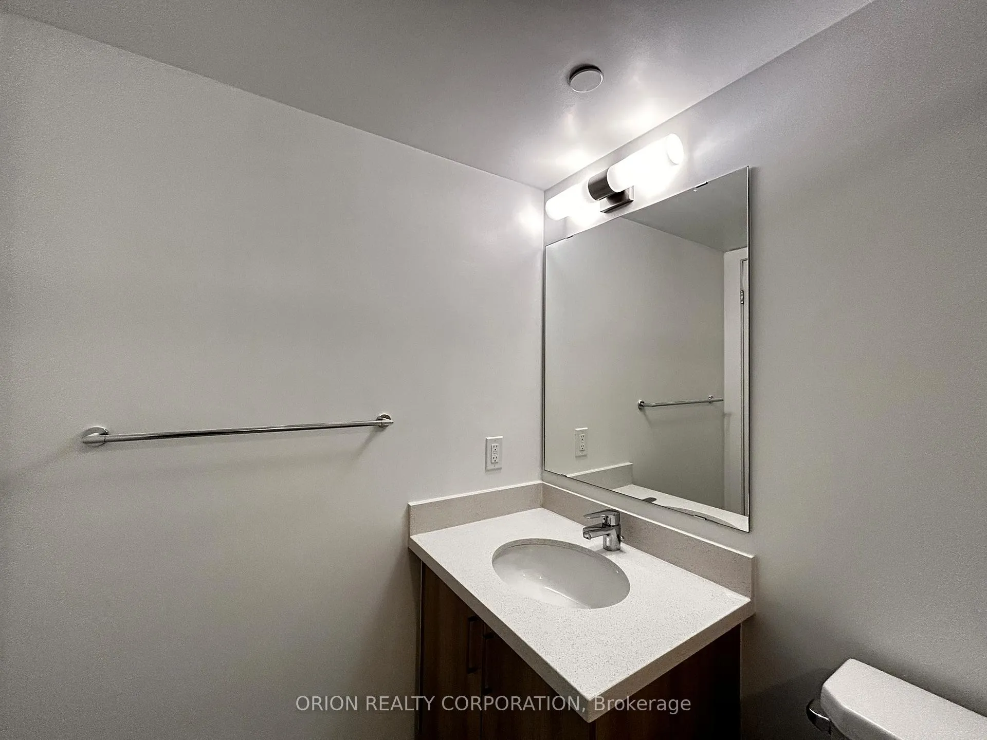 Photo 5 of Unit 2206, 1010 Sandy Beach Road, Pickering, Bay Ridges — HOMEH