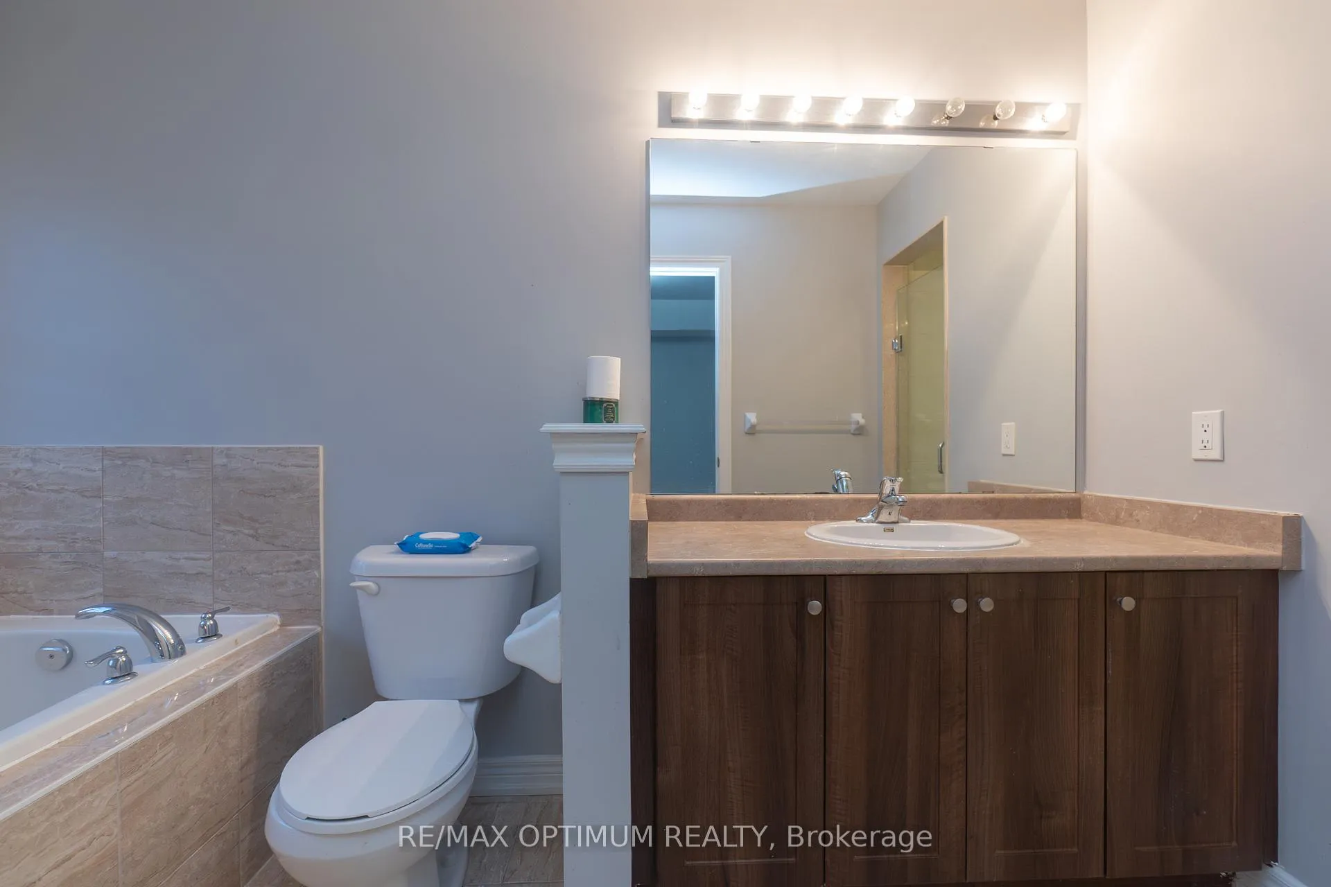 Photo 19 of 3 Chesterwood Crescent, Brampton, Credit Valley — HOMEH