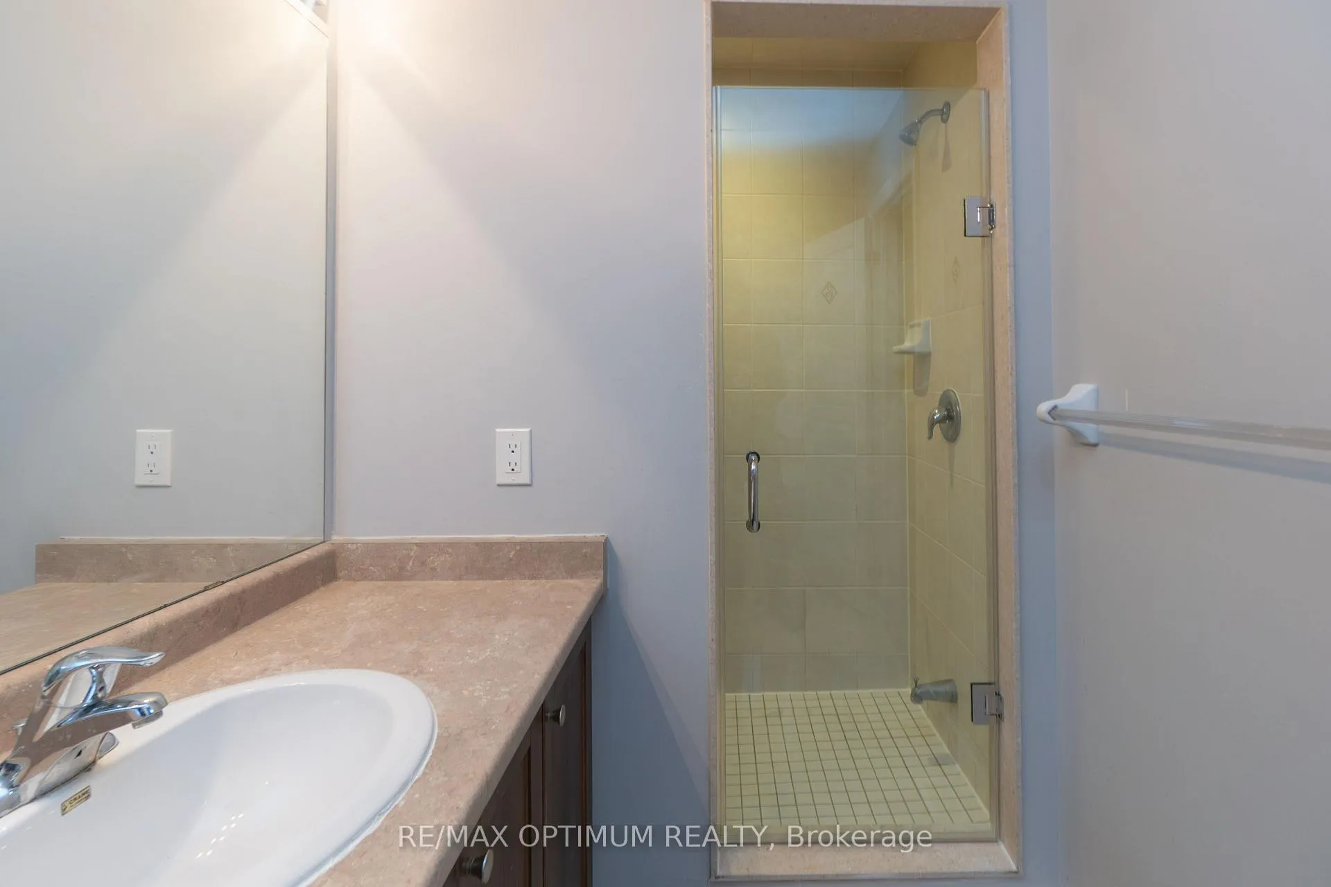 Photo 20 of 3 Chesterwood Crescent, Brampton, Credit Valley — HOMEH