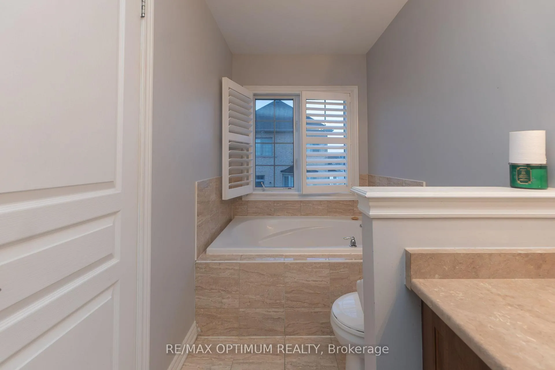 Photo 21 of 3 Chesterwood Crescent, Brampton, Credit Valley — HOMEH