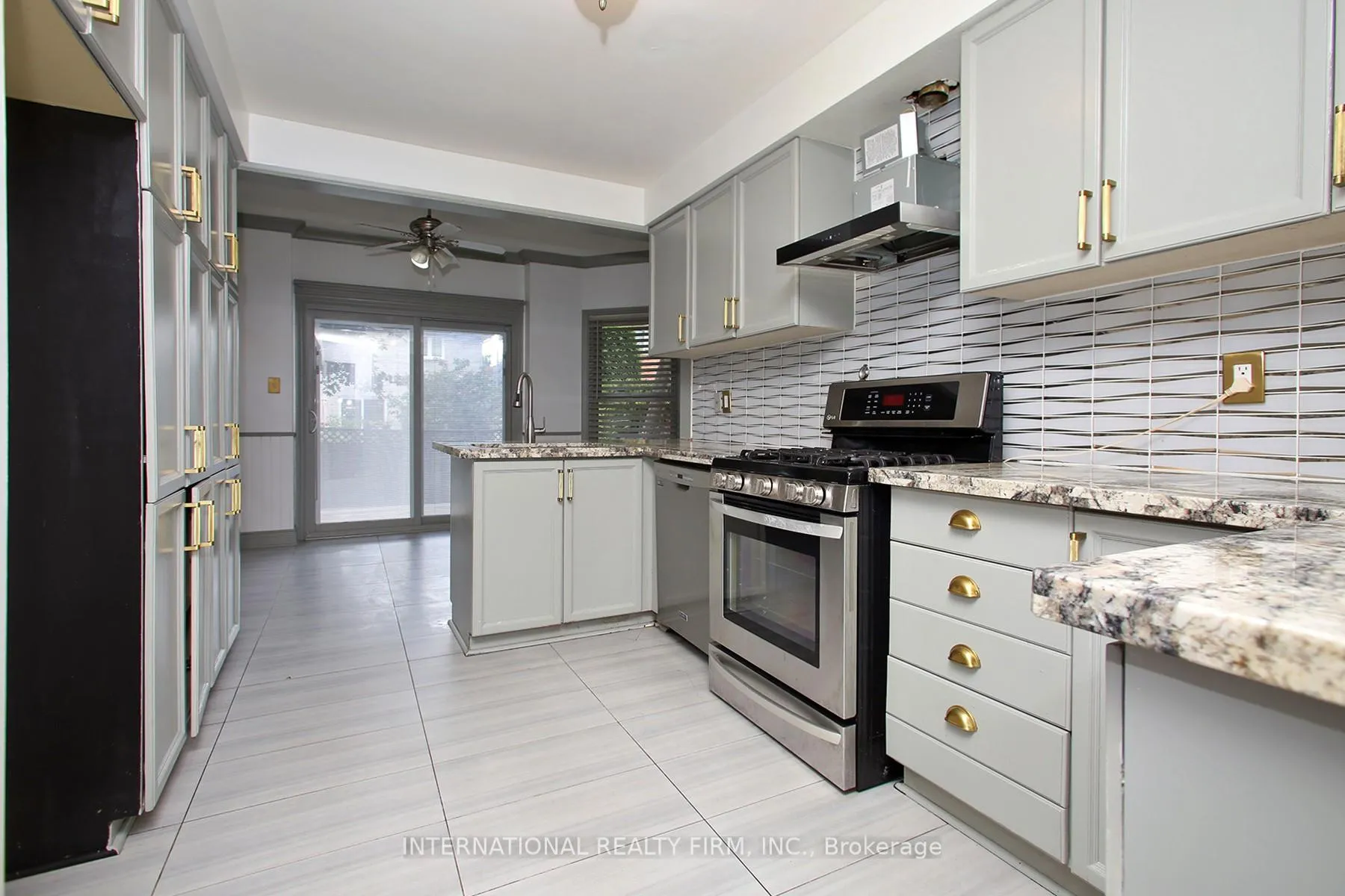 Photo 5 of 22 Larkin Avenue, Markham, Markham Village — HOMEH