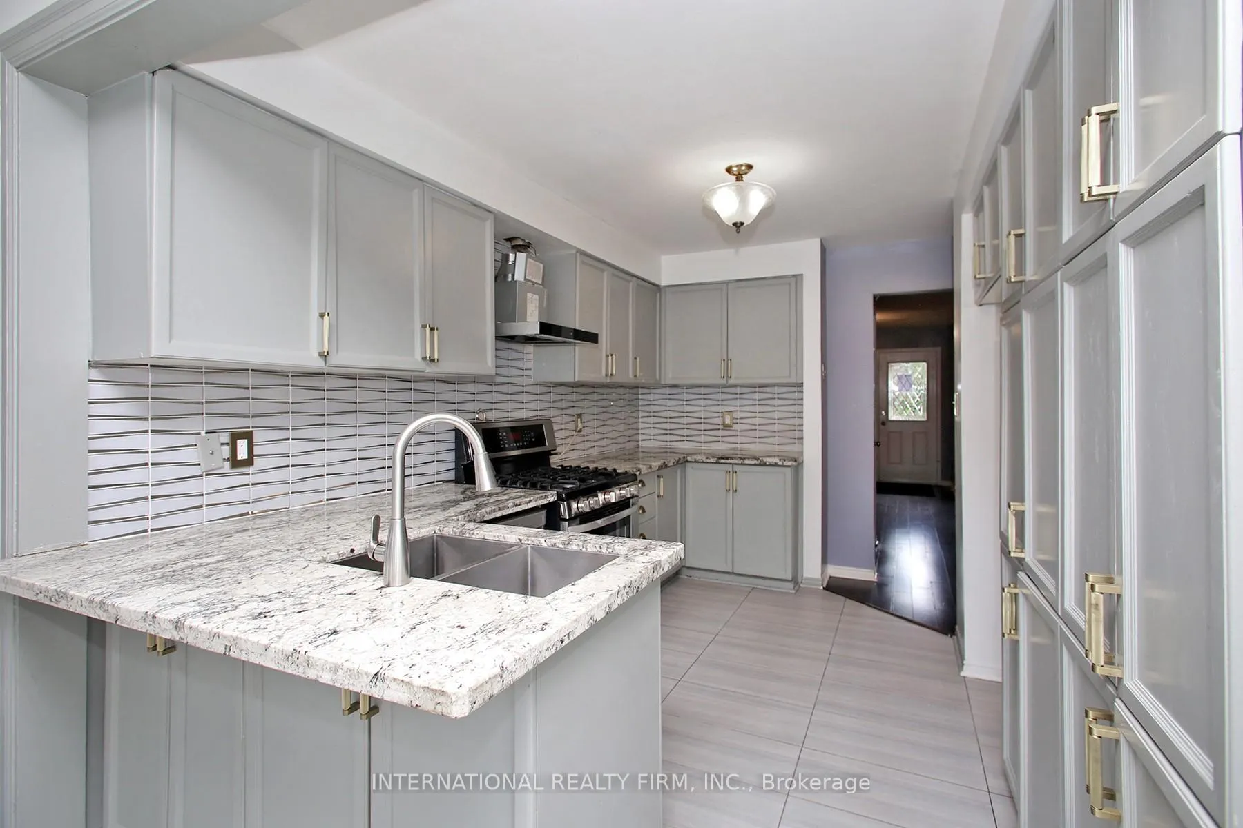 Photo 6 of 22 Larkin Avenue, Markham, Markham Village — HOMEH