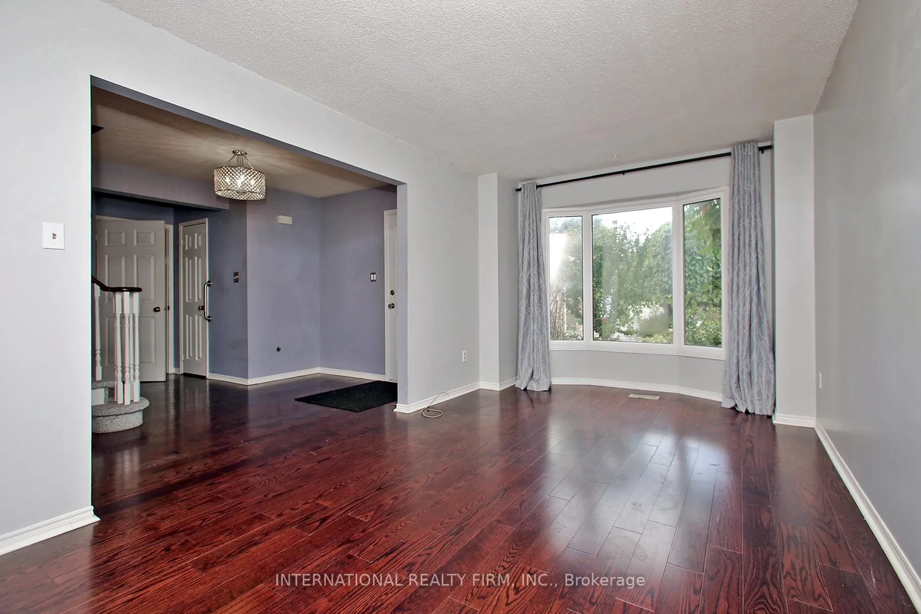Photo 10 of 22 Larkin Avenue, Markham, Markham Village — HOMEH