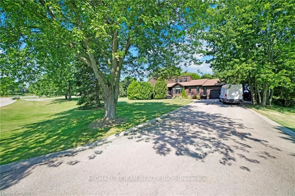 Photo 3 of 11 Weneil Drive, Hamilton, Freelton — HOMEH
