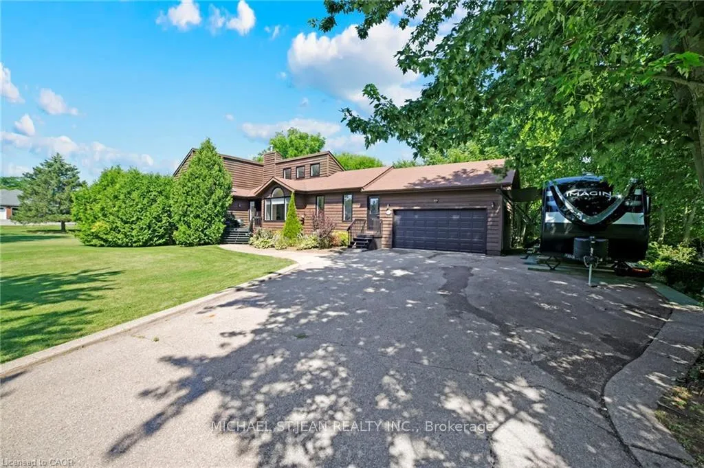 Photo 4 of 11 Weneil Drive, Hamilton, Freelton — HOMEH