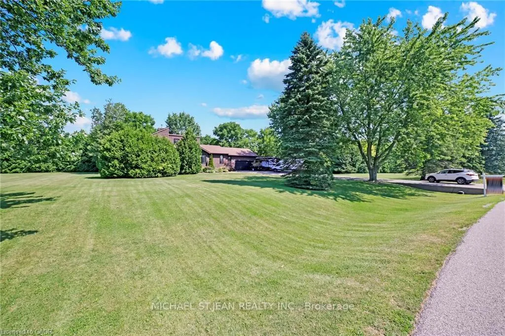 Photo 5 of 11 Weneil Drive, Hamilton, Freelton — HOMEH