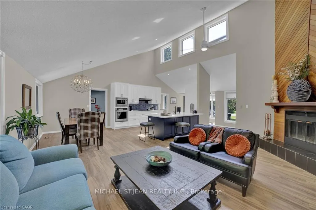 Photo 7 of 11 Weneil Drive, Hamilton, Freelton — HOMEH