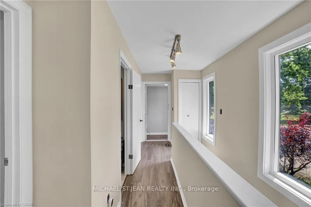 Photo 10 of 11 Weneil Drive, Hamilton, Freelton — HOMEH