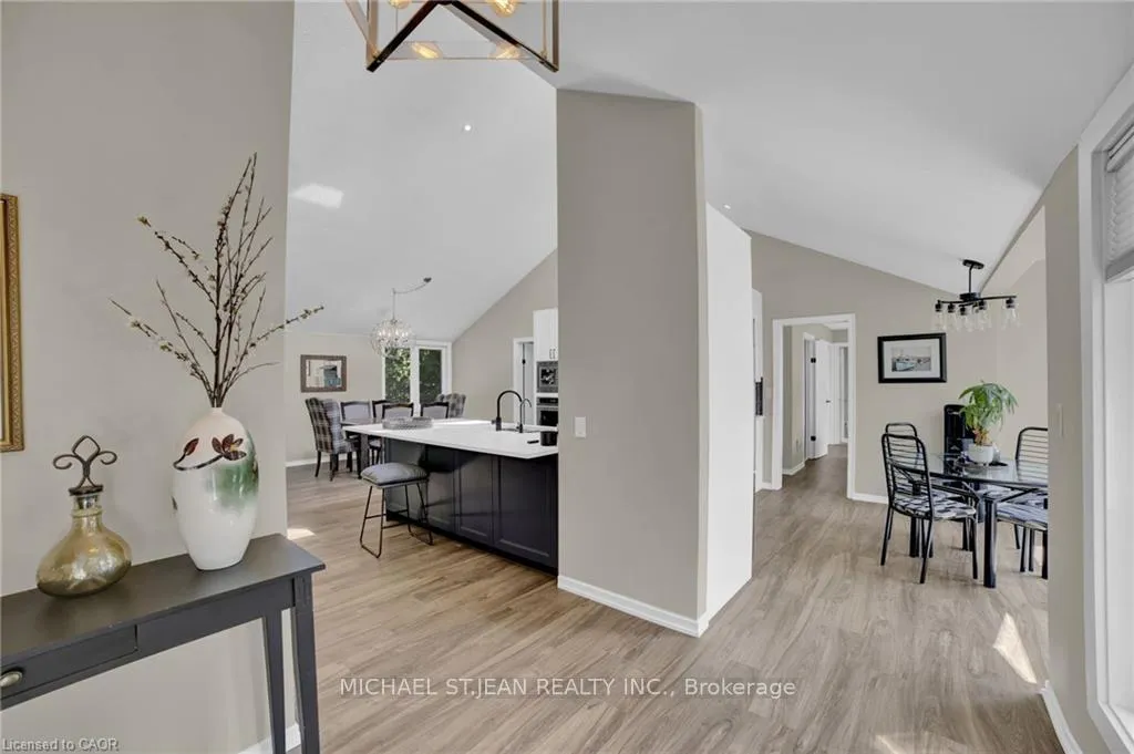 Photo 12 of 11 Weneil Drive, Hamilton, Freelton — HOMEH